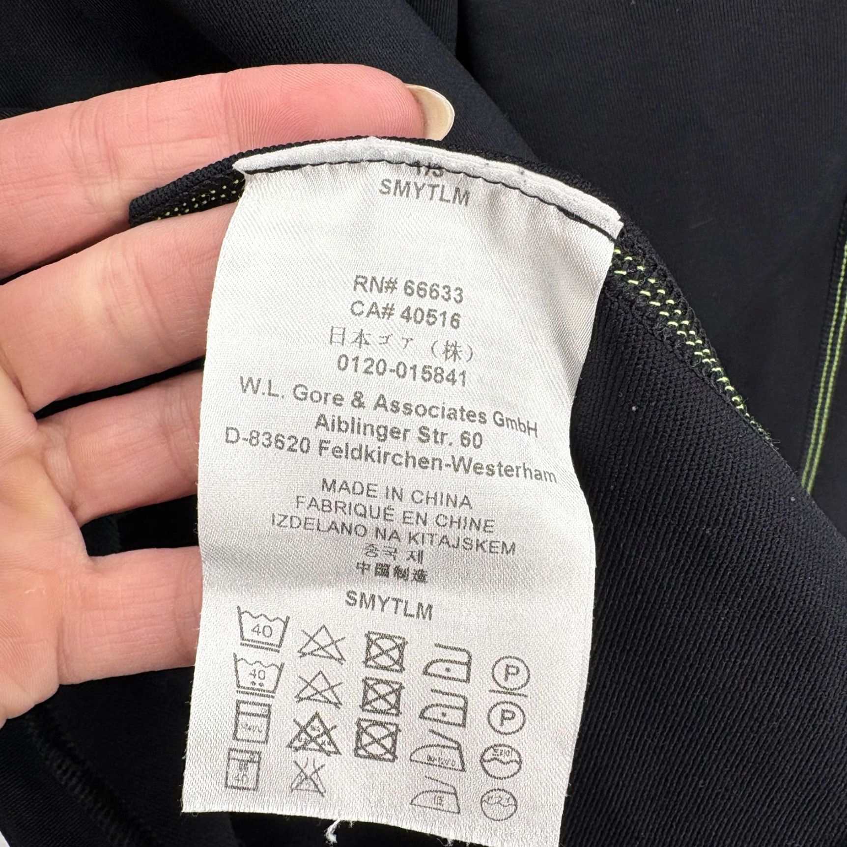 Vintage GORE RUNNING WEAR Sweatsuit Mens XL Black 1/4 Zip Top Leggings Reflective Set, Jersey, 2 Piece, Activewear Size US XL / EU 56 / 4 - 6 Thumbnail