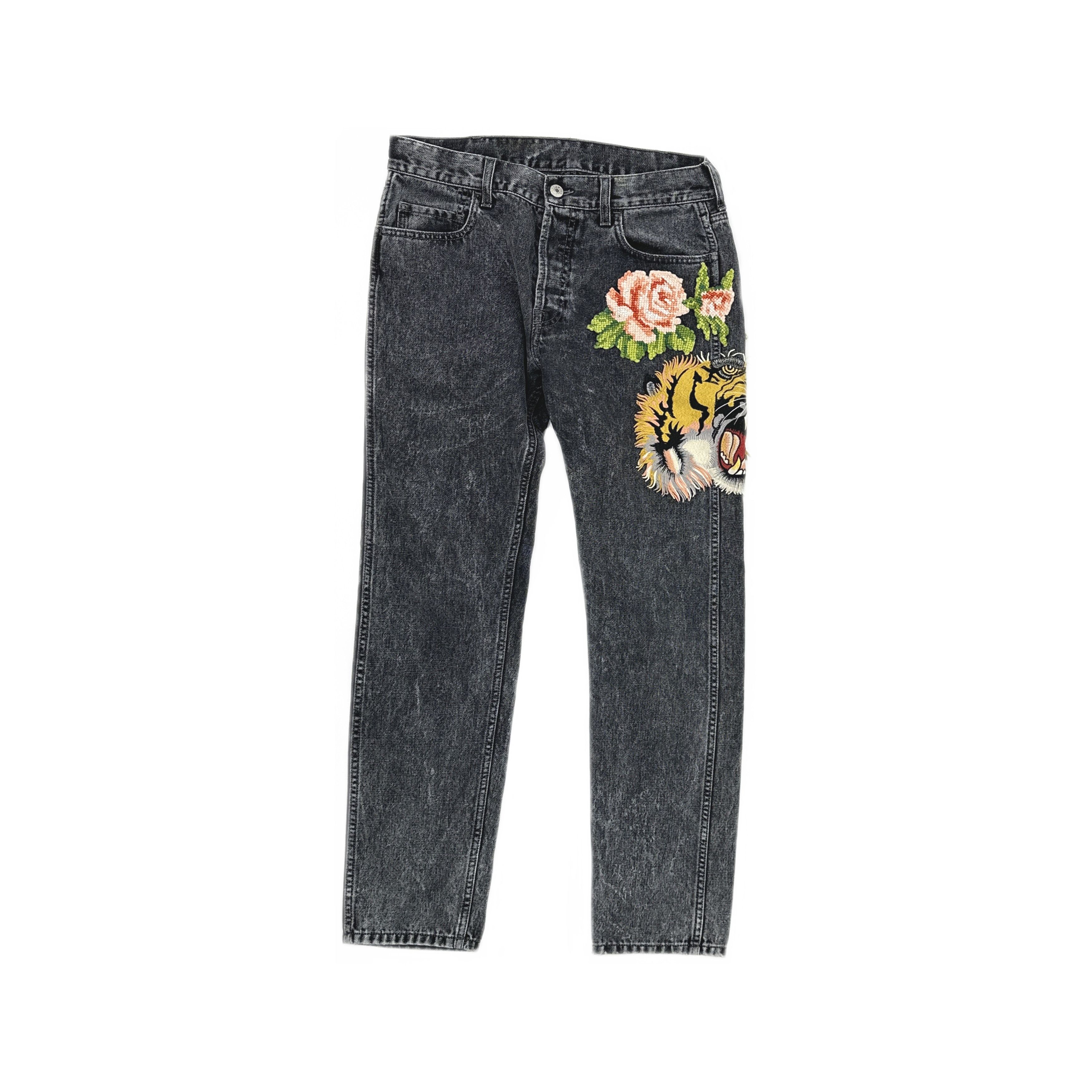 Gucci Gucci Tiger & Flower Embroidered Washed Jeans 32 Size US 32 / EU 48 - 1 Thumbnail