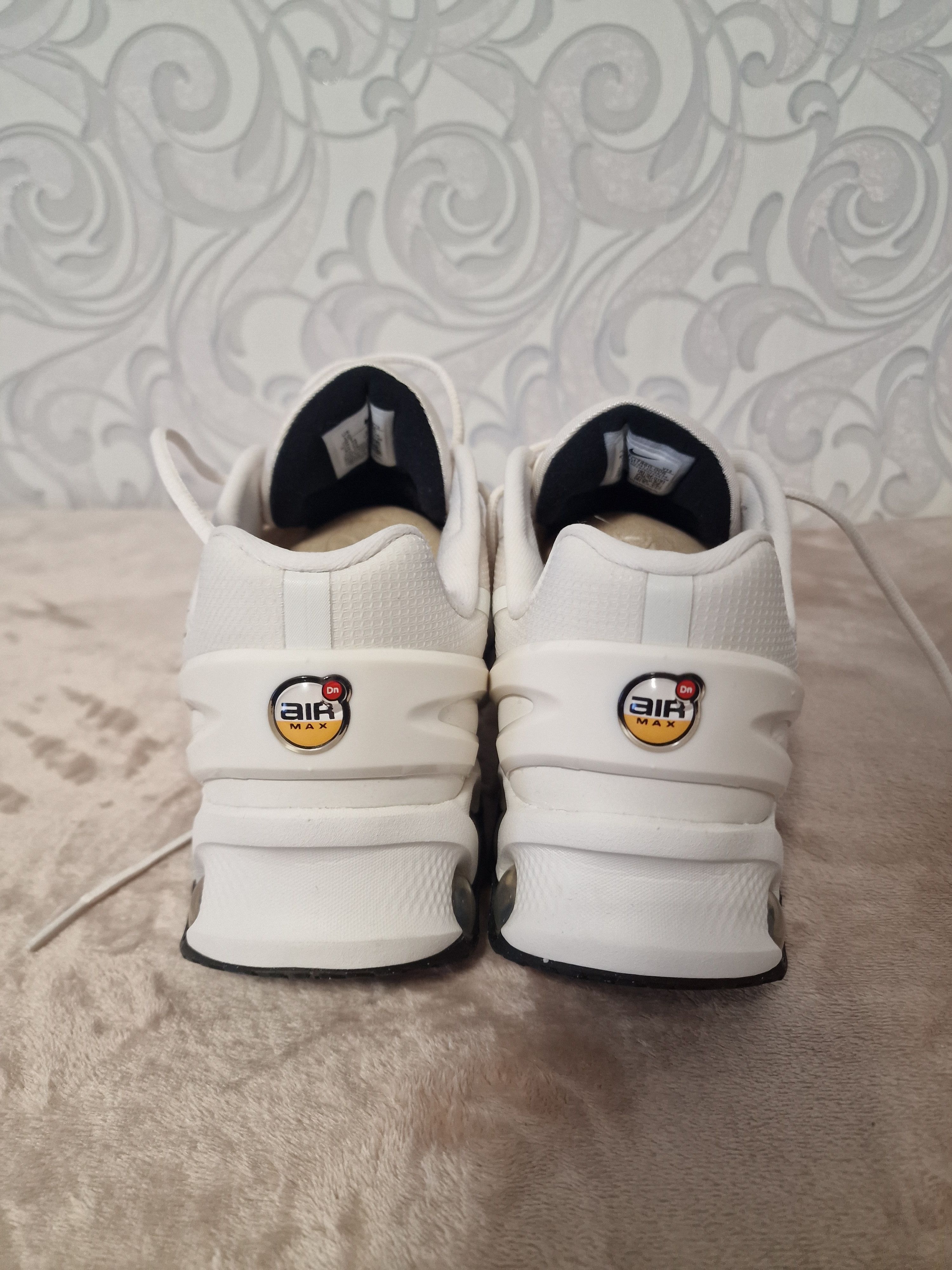 Nike Nike AirMax DN8 Size US 11 / EU 44 - 3 Thumbnail