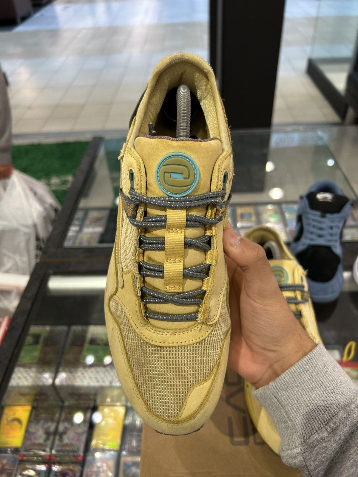Nike × Travis Scott Nike air max 1 travis scott cactus jack saturn gold Size US 9 / EU 42 - 6 Thumbnail