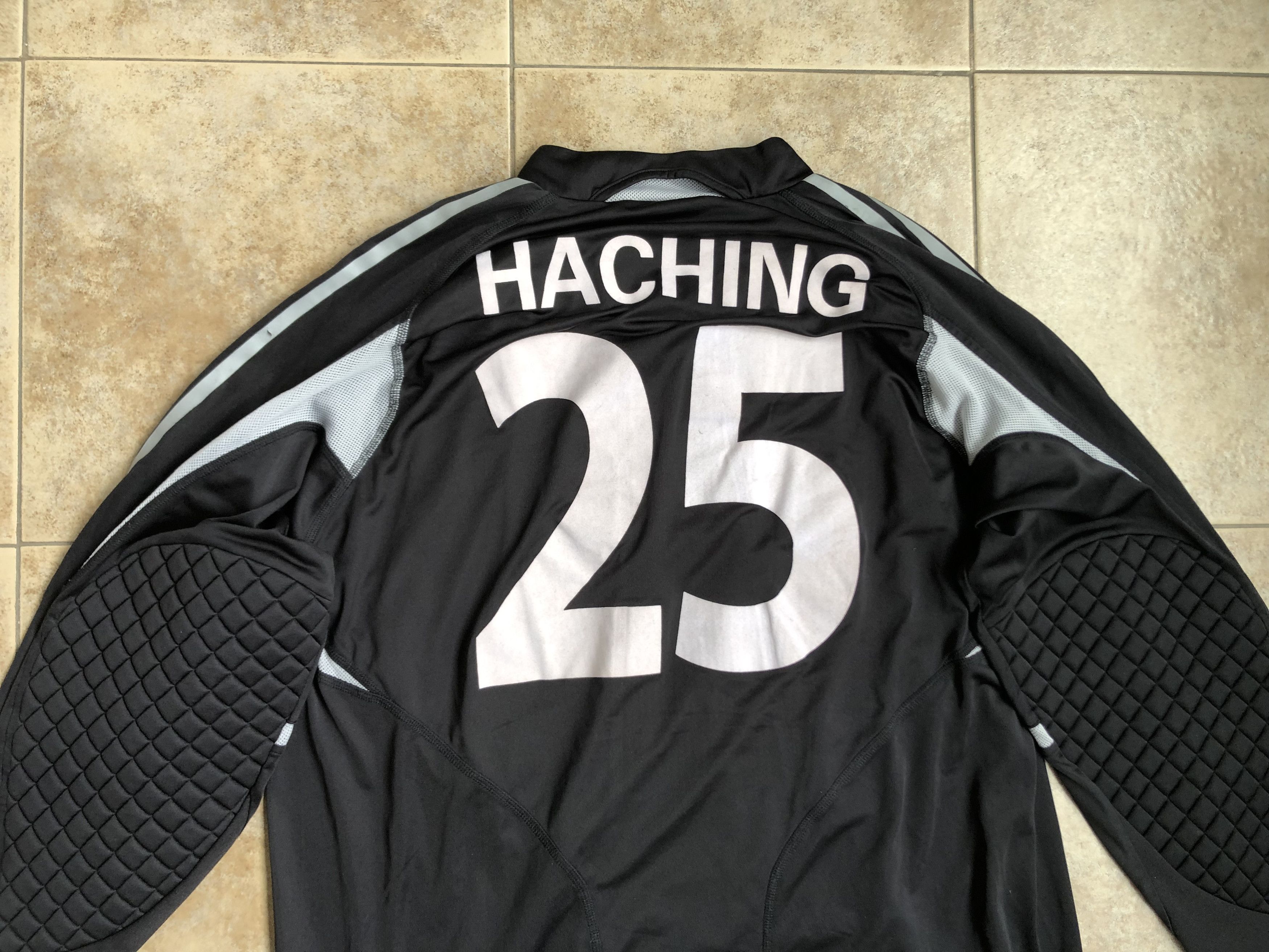 Adidas SpVgg Unterhaching Goalkeeper football shirt 2005-2006 #25 Size US XL / EU 56 / 4 - 15 Thumbnail