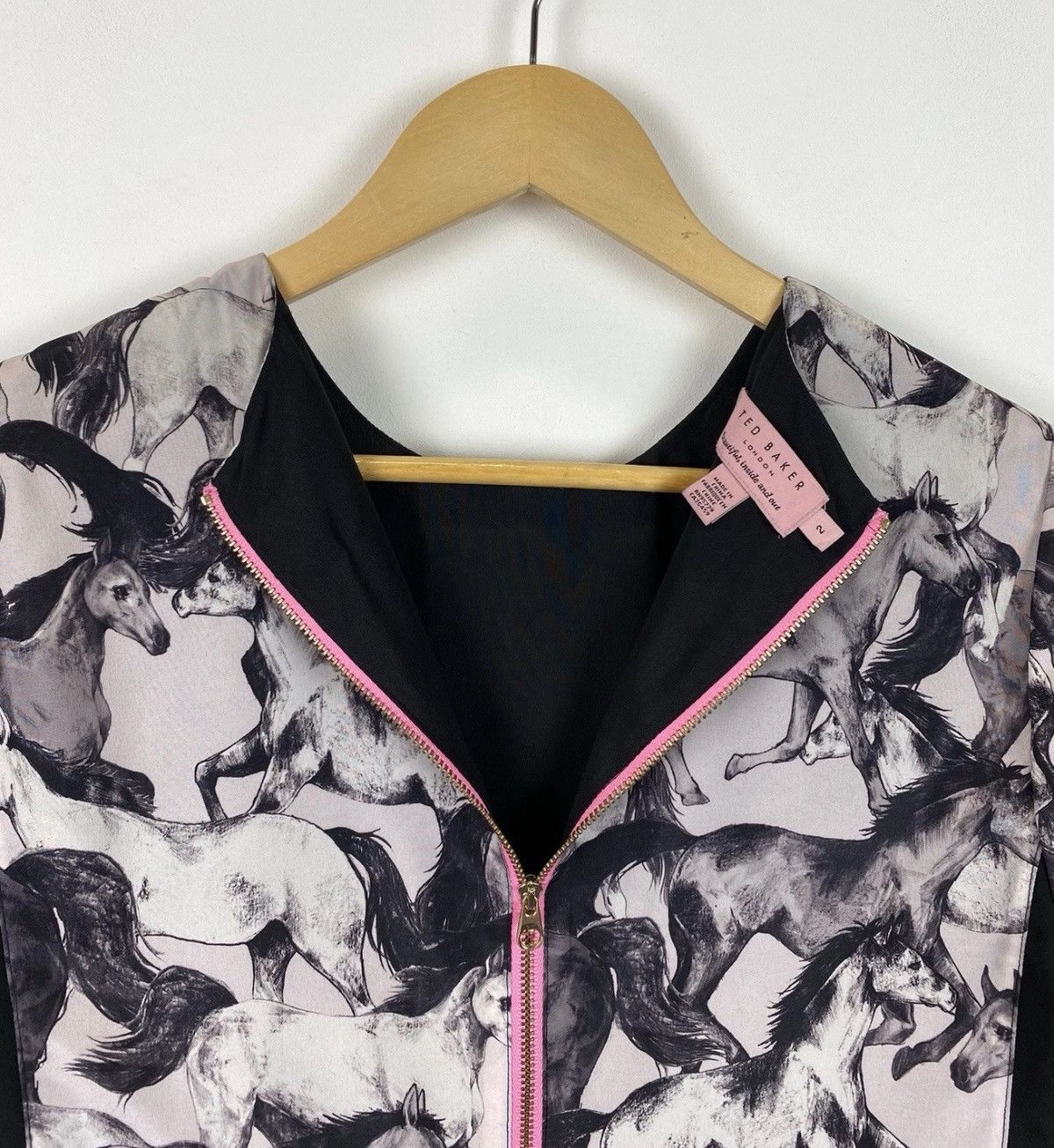 Ted Baker Ted Baker London 3/4 Sleeve Midi Dress Horses Top Zip Back Size M / US 6-8 / IT 42-44 - 4 Thumbnail
