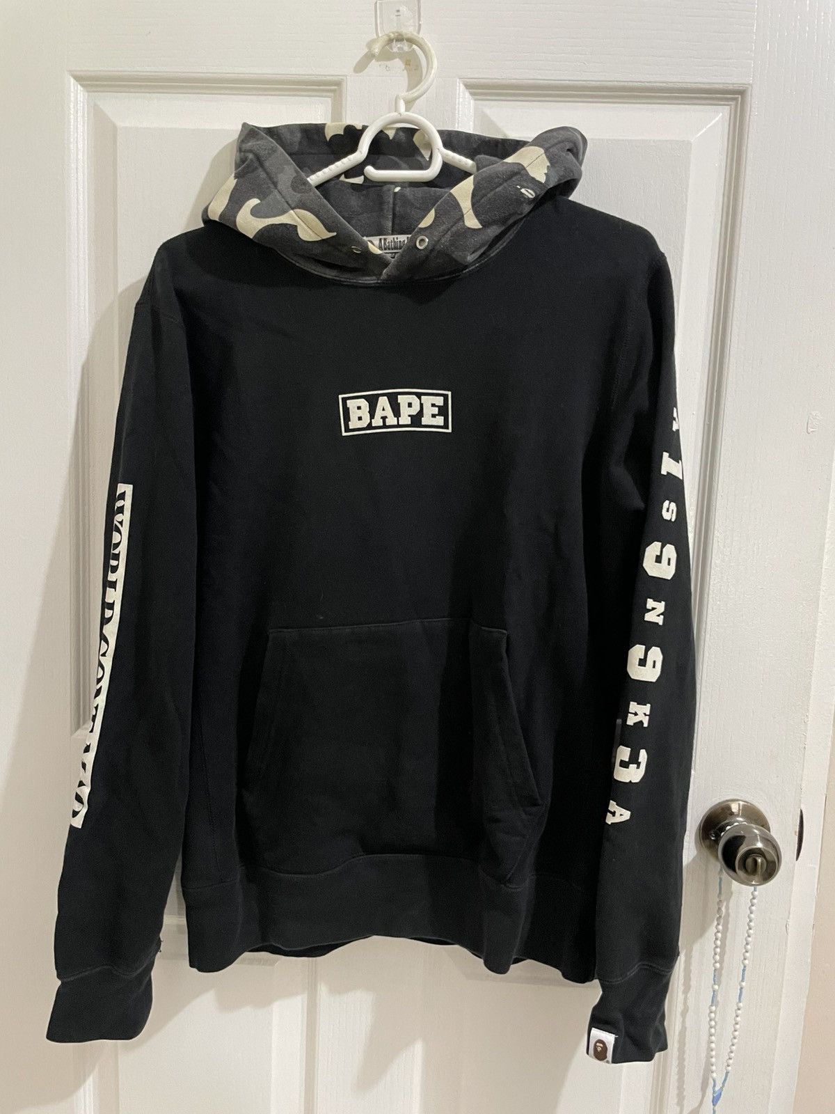 Bape BAPE box Logo Glow in the Dark Camo Hoodie WGM Size US L / EU 52-54 / 3 - 1 Thumbnail