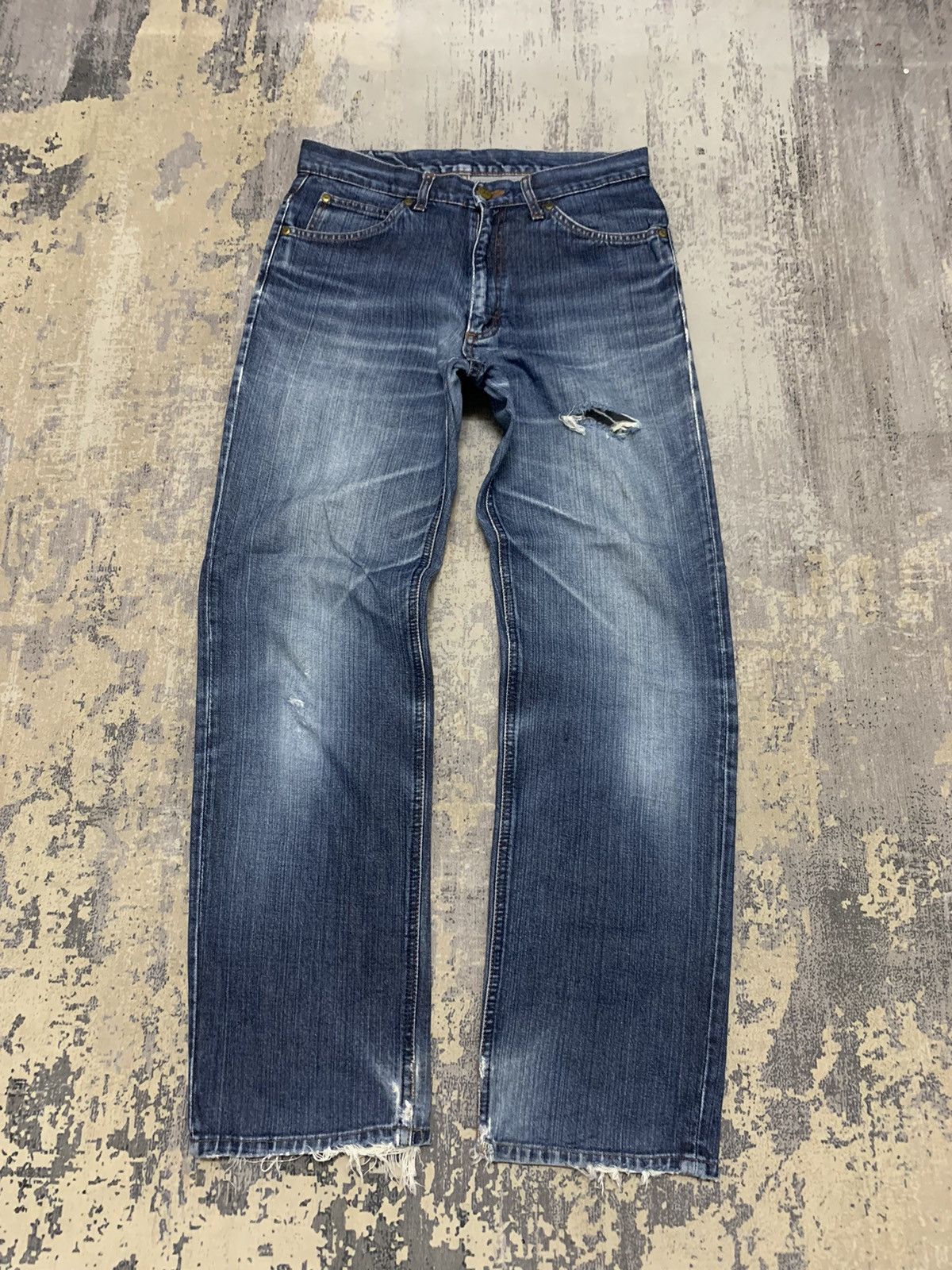 image of Distressed Denim x Lee Vintage Lee Faded Blue Distressed Baggy Jeans, Men's (Size 31)