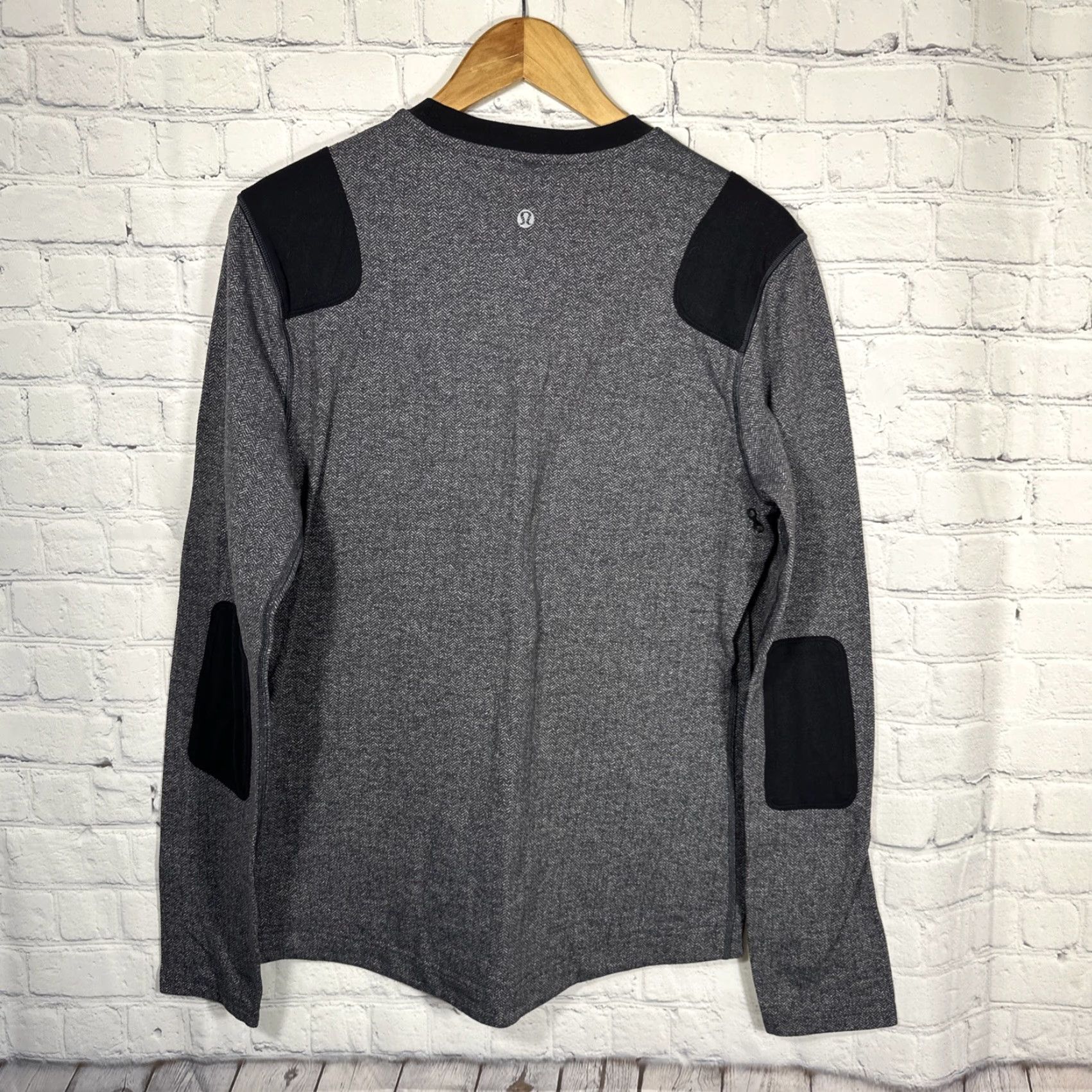 Lululemon Lululemon Sprint Shirt Mens Medium Gray Crew Neck Long Sleeve Elbow Patch Logo Regular Fit T-Shirt Size US M / EU 48-50 / 2 - 7 Thumbnail