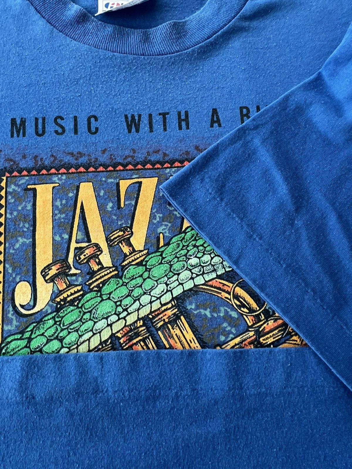 Vintage Vintage 1988 New Orleans Jazz USA Crocodile Blue T-shirt Size US L / EU 52-54 / 3 - 8 Thumbnail