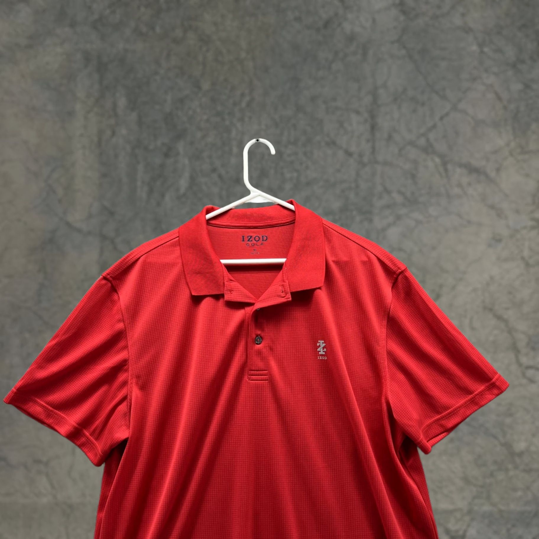 Izod VINTAGE IZOD Polo Shirt Mens XL Red Athletic Fit Golf Polyester Short Sleeve 46 Chest Size US XL / EU 56 / 4 - 1 Thumbnail
