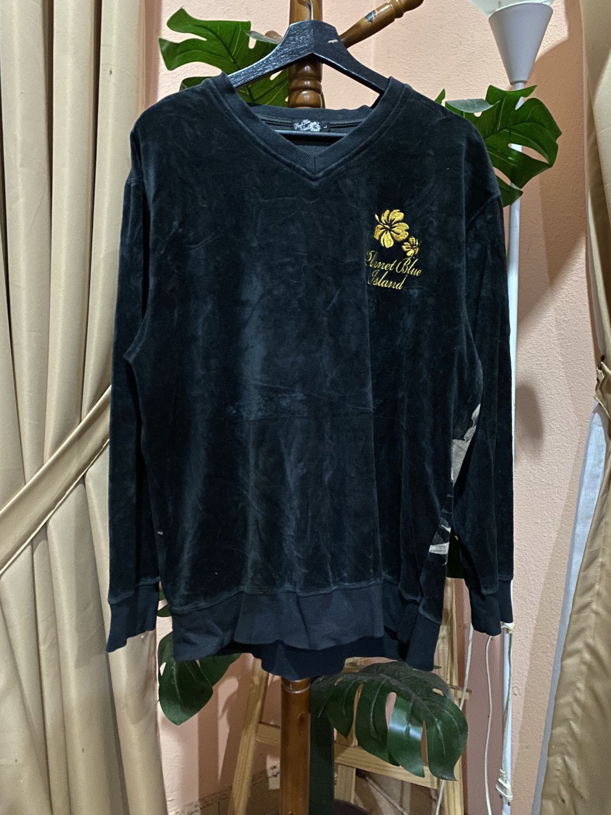 Japanese Brand Vintage Planet Blue Island Black Velour Tropical Hibiscus Size US L / EU 52-54 / 3 - 8 Thumbnail