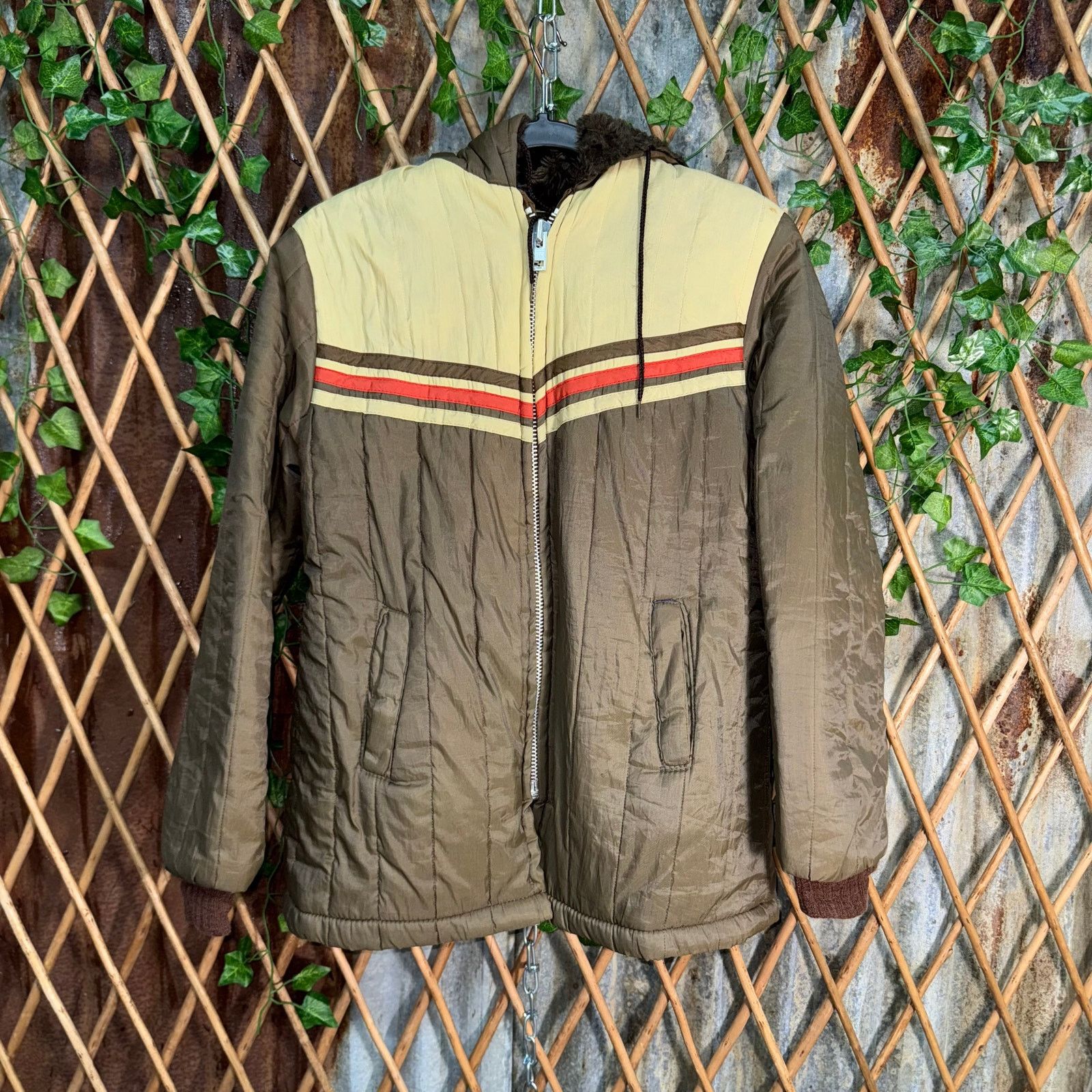 Vintage Vintage Y2K quilted puffer stripe fur lined hood rain jacket Size US S / EU 44-46 / 1 - 1 Thumbnail