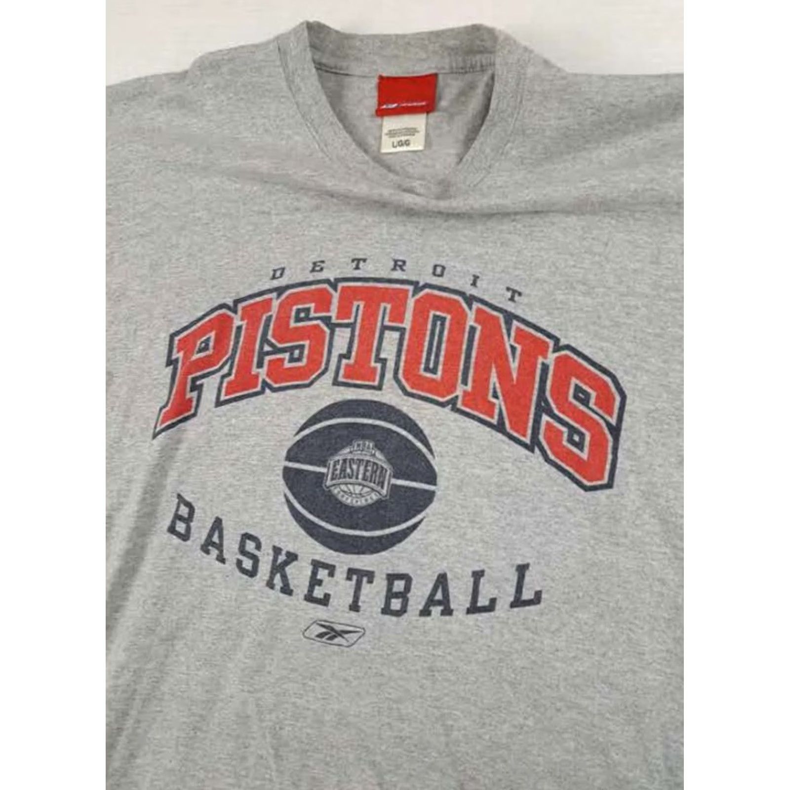 Reebok VINTAGE Detroit Pistons T-Shirt Reebok Shirt Mens L Gray 1990s Basketball Sports Size US L / EU 52-54 / 3 - 4 Thumbnail