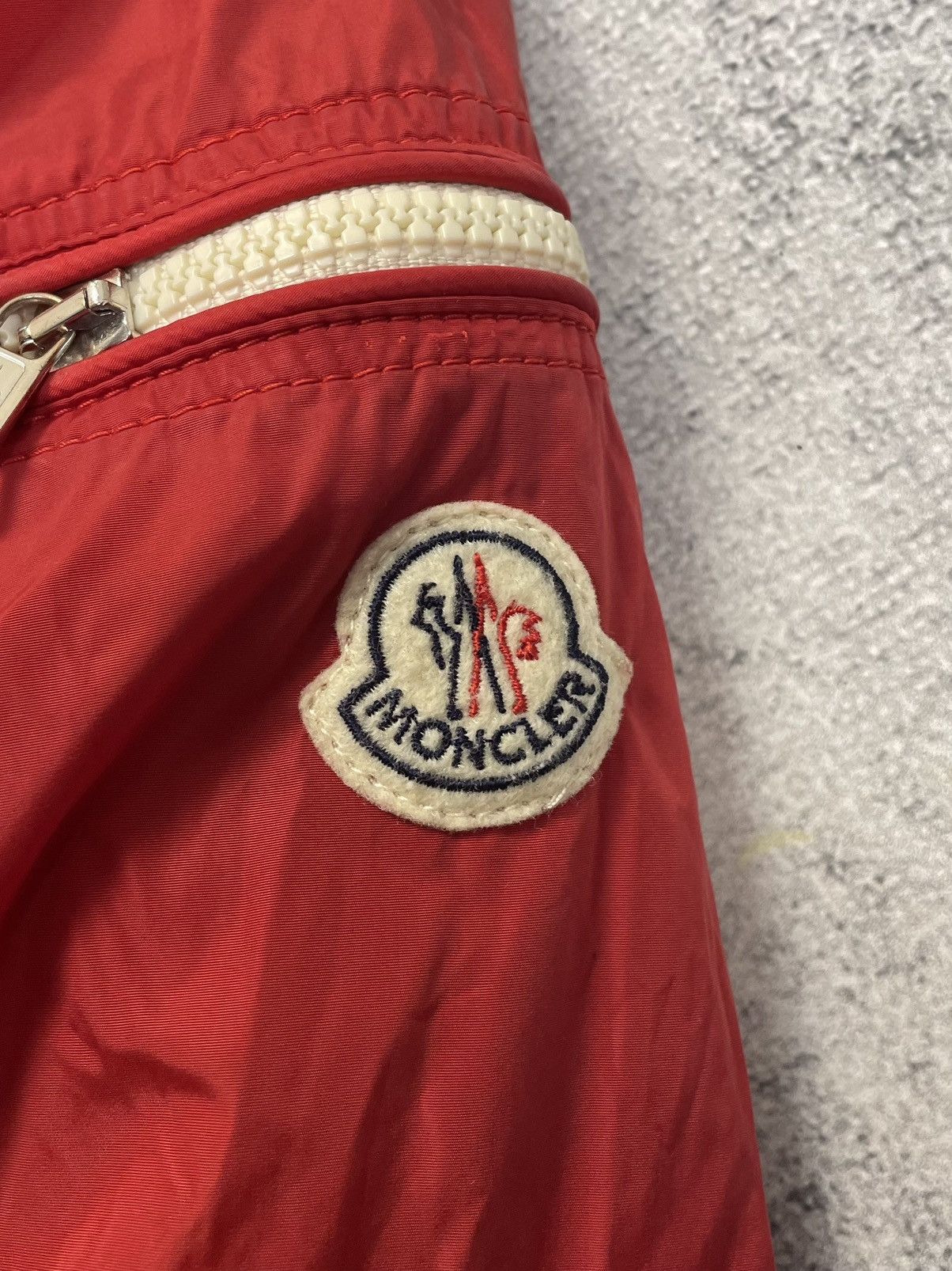 Moncler Moncler thym Lightweight Jacket Red Size US S / EU 44-46 / 1 - 9 Thumbnail