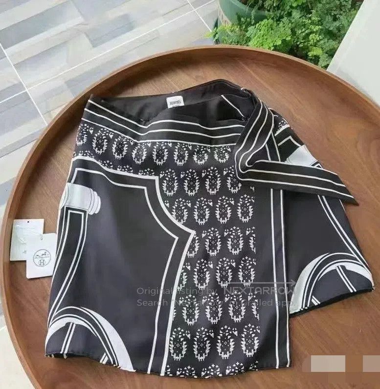 Hermes Hermes 100% Silk Short Skirt, Belt Design Size 24" / US 00 / IT 34 - 1 Thumbnail