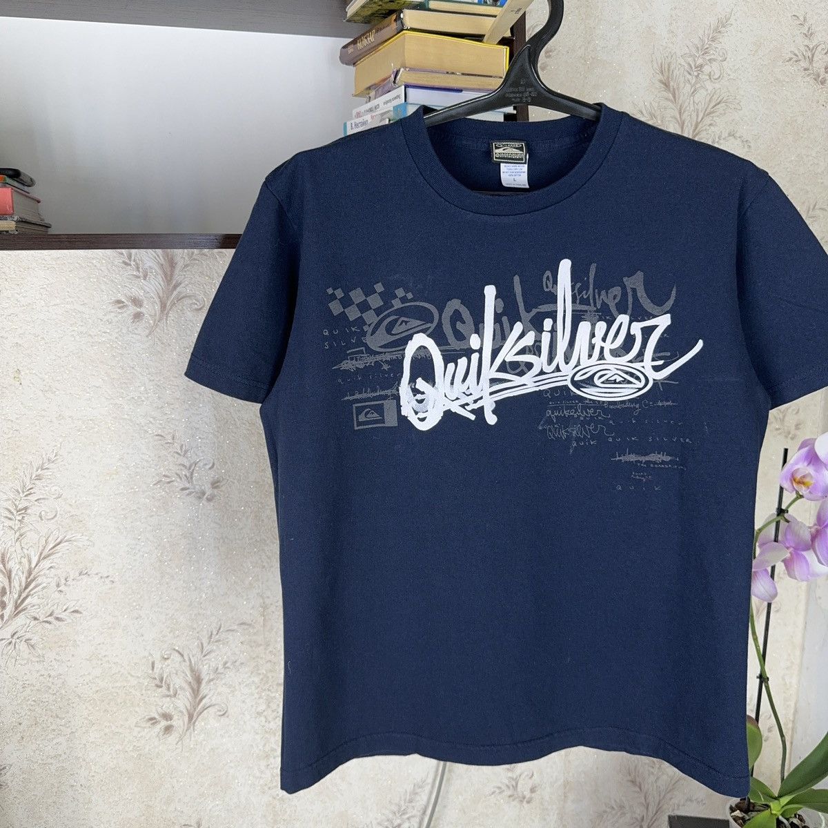 Quiksilver × Vintage Vintage Quiksilver T shirt Surfing Blue Centre Logo L Size US M / EU 48-50 / 2 - 5 Thumbnail