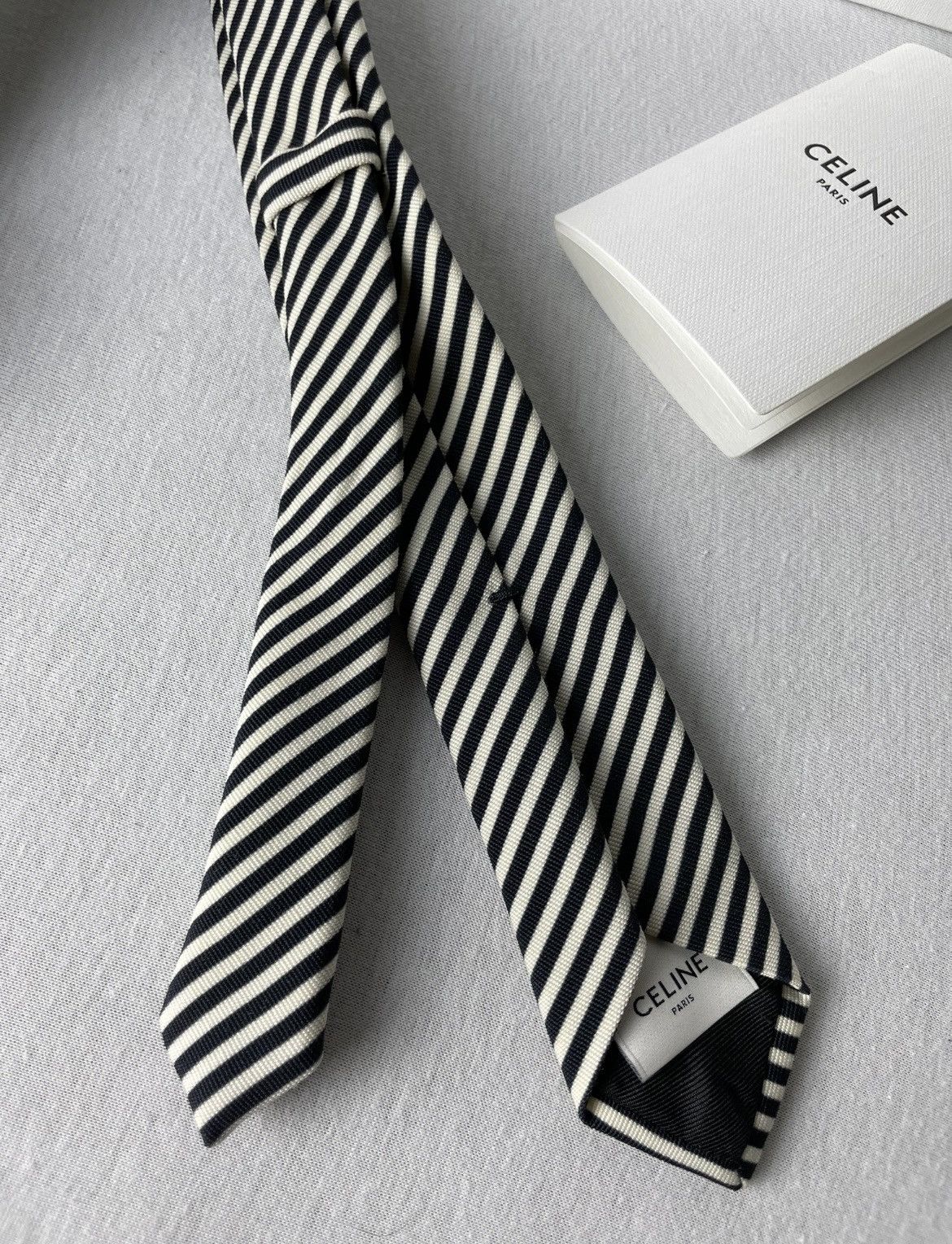 Celine × Hedi Slimane FW19 Cambridge College Diagonal Stripe Tie Runway Size ONE SIZE - 4 Thumbnail