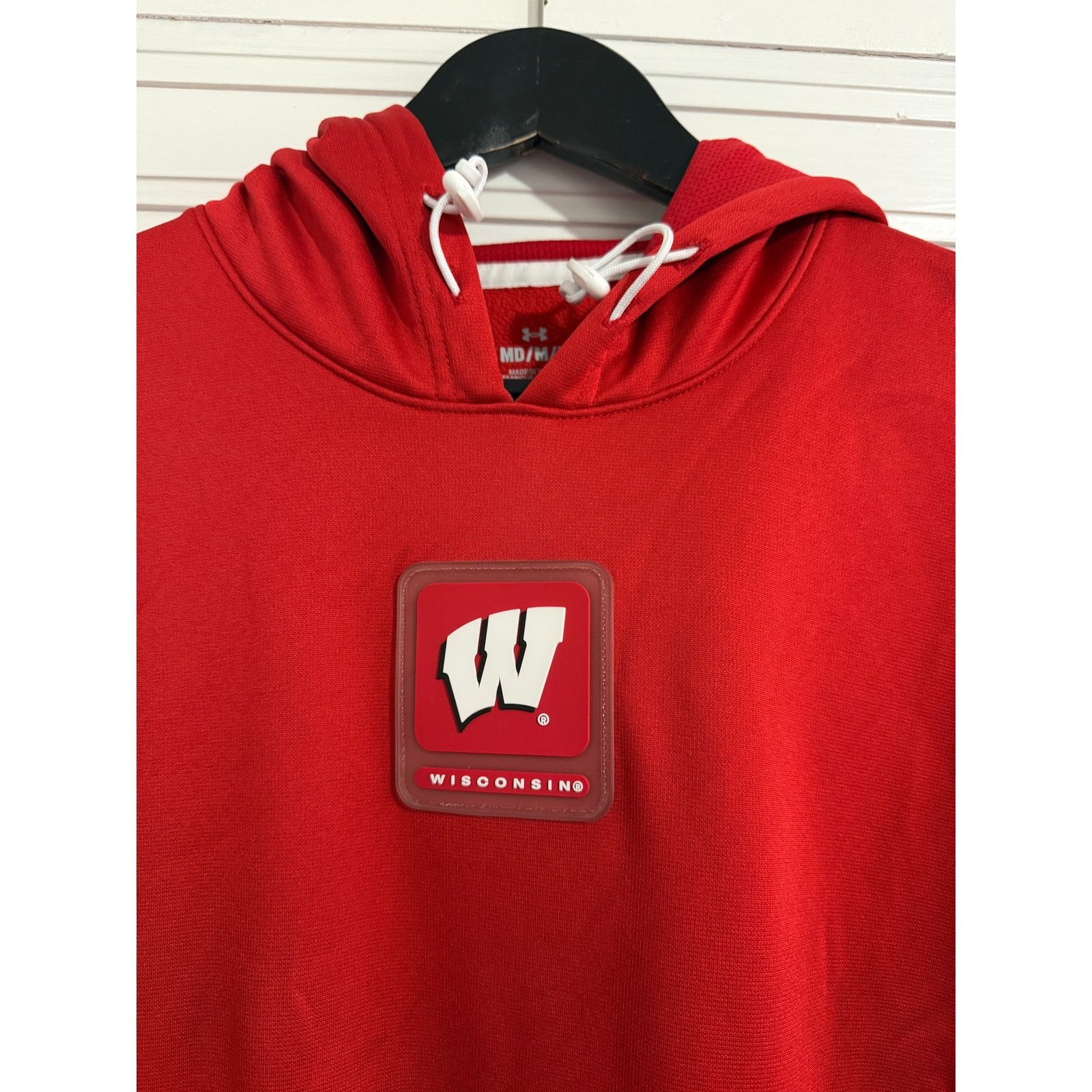 Under Armour University of Wisconsin Badgers Red Under Armour Hoodie Sz M Size US M / EU 48-50 / 2 - 2 Thumbnail
