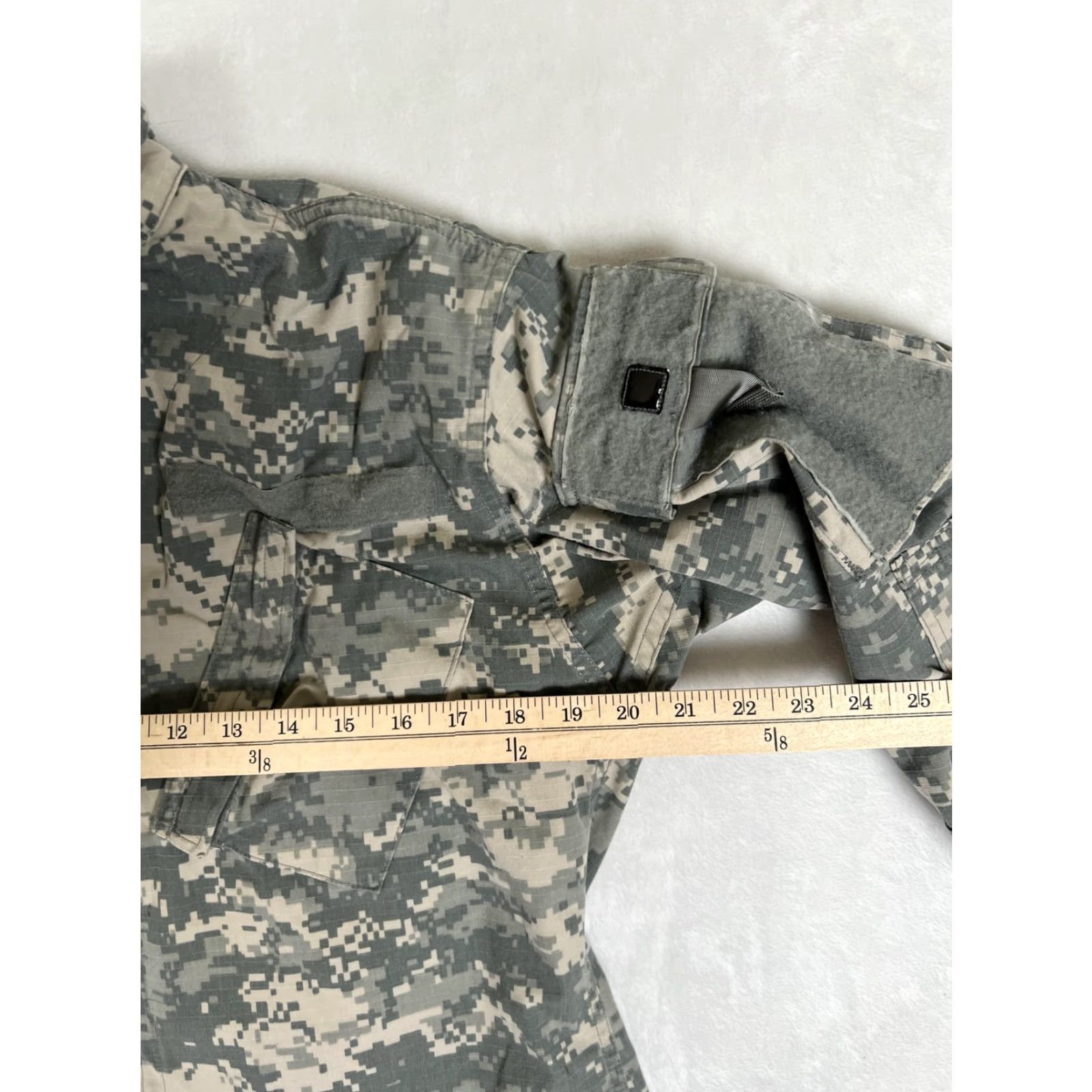 Vintage VINTAGE US Army ACU Jacket Mens Small Regular Digital Camo Insect Shield Combat Size US S / EU 44-46 / 1 - 3 Thumbnail
