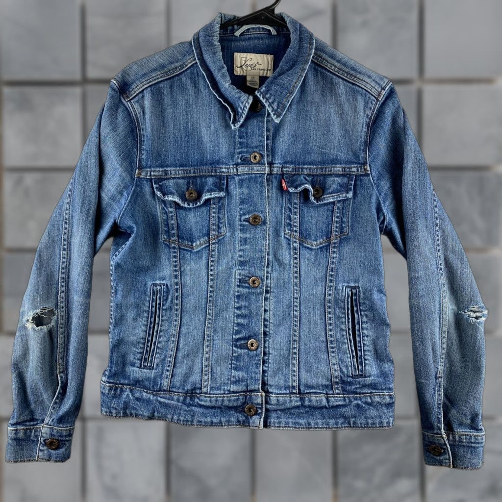 Levi's Levi's Denim Trucker Jacket Womens Large L Blue Distressed Rip Button-Up Size 36" / US 14 / IT 50 - 1 Thumbnail