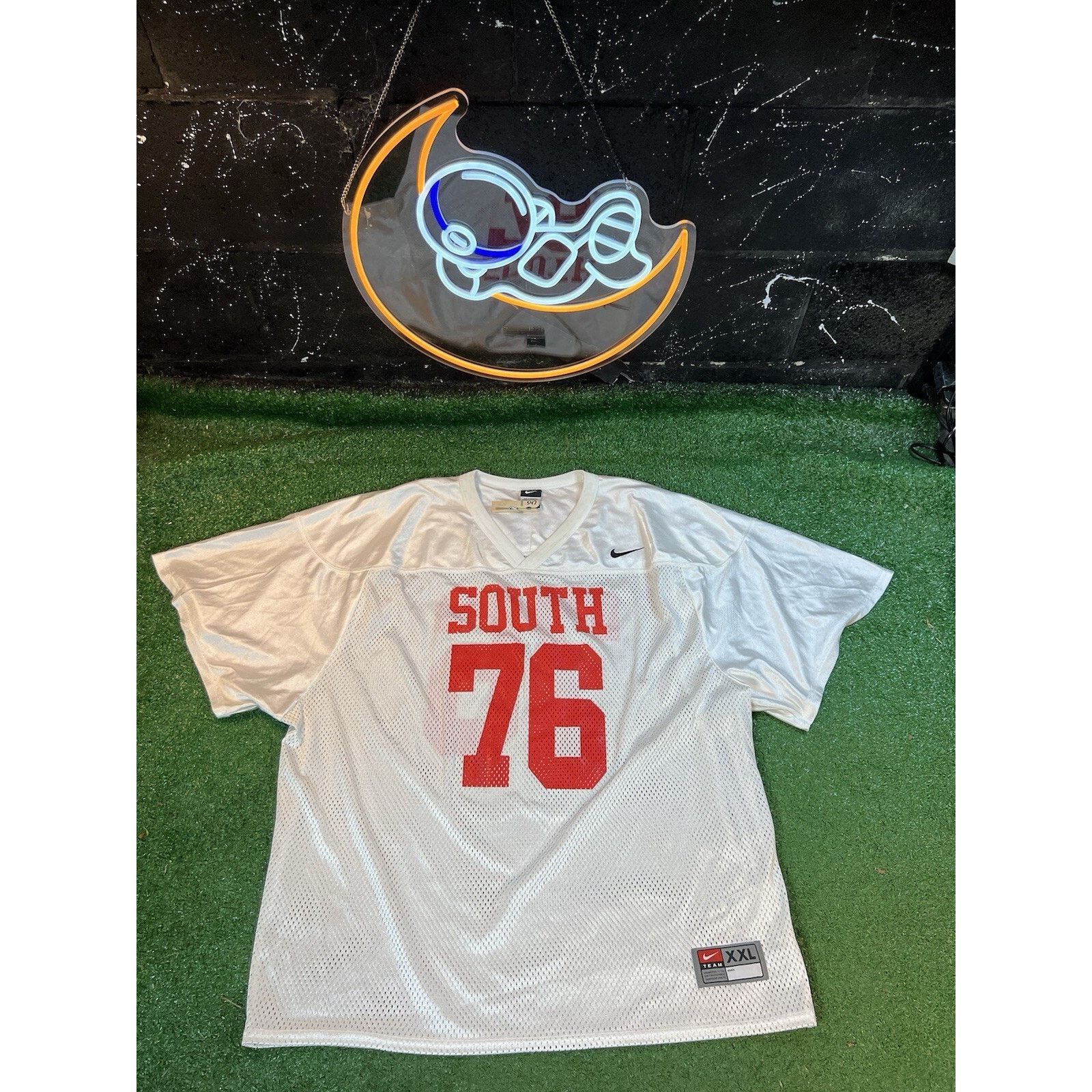 Nike Vintage Nike Team South #76 White Football Jersey Size XXL Size US XXL / EU 58 / 5 - 1 Thumbnail
