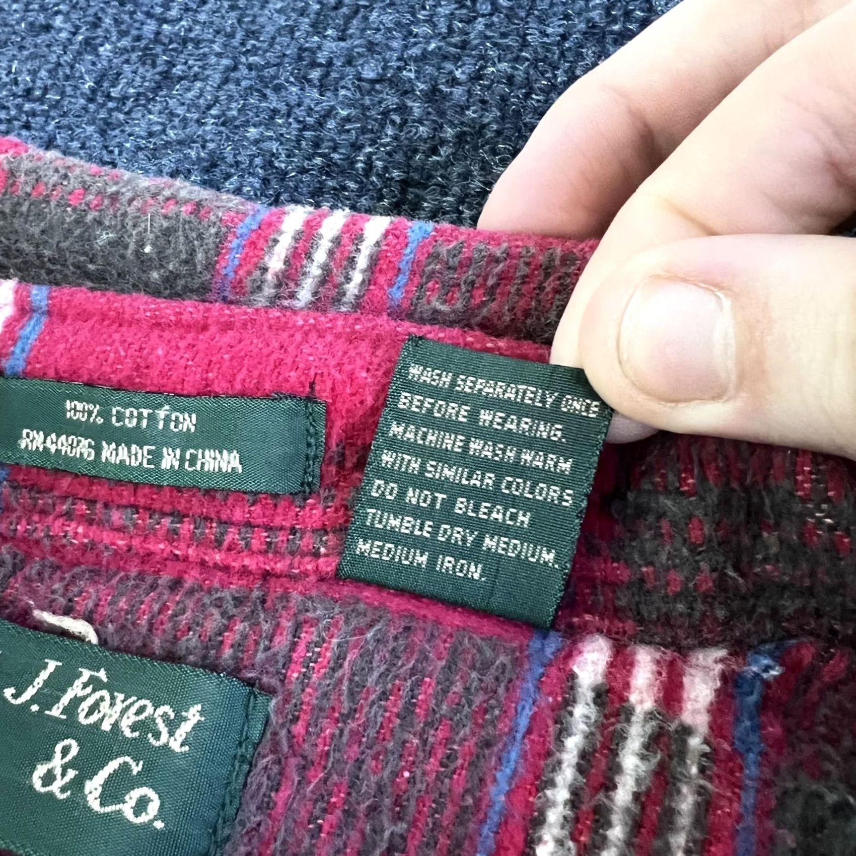 Vintage VINTAGE J Forest & Co Shirt Mens Large Red Plaid Flannel Button Front Long Sleeve Size US L / EU 52-54 / 3 - 3 Thumbnail
