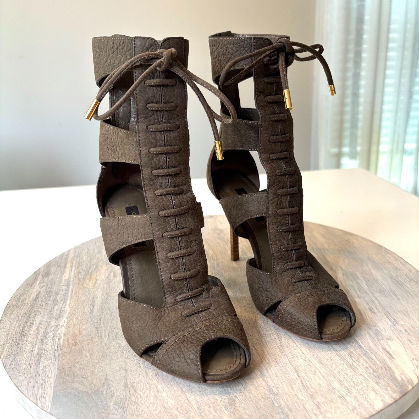 Louis Vuitton Louis Vuitton Corfu Leather Gladiator Lace Up Sandals Size 5 Size US 5 / IT 35 - 1 Thumbnail