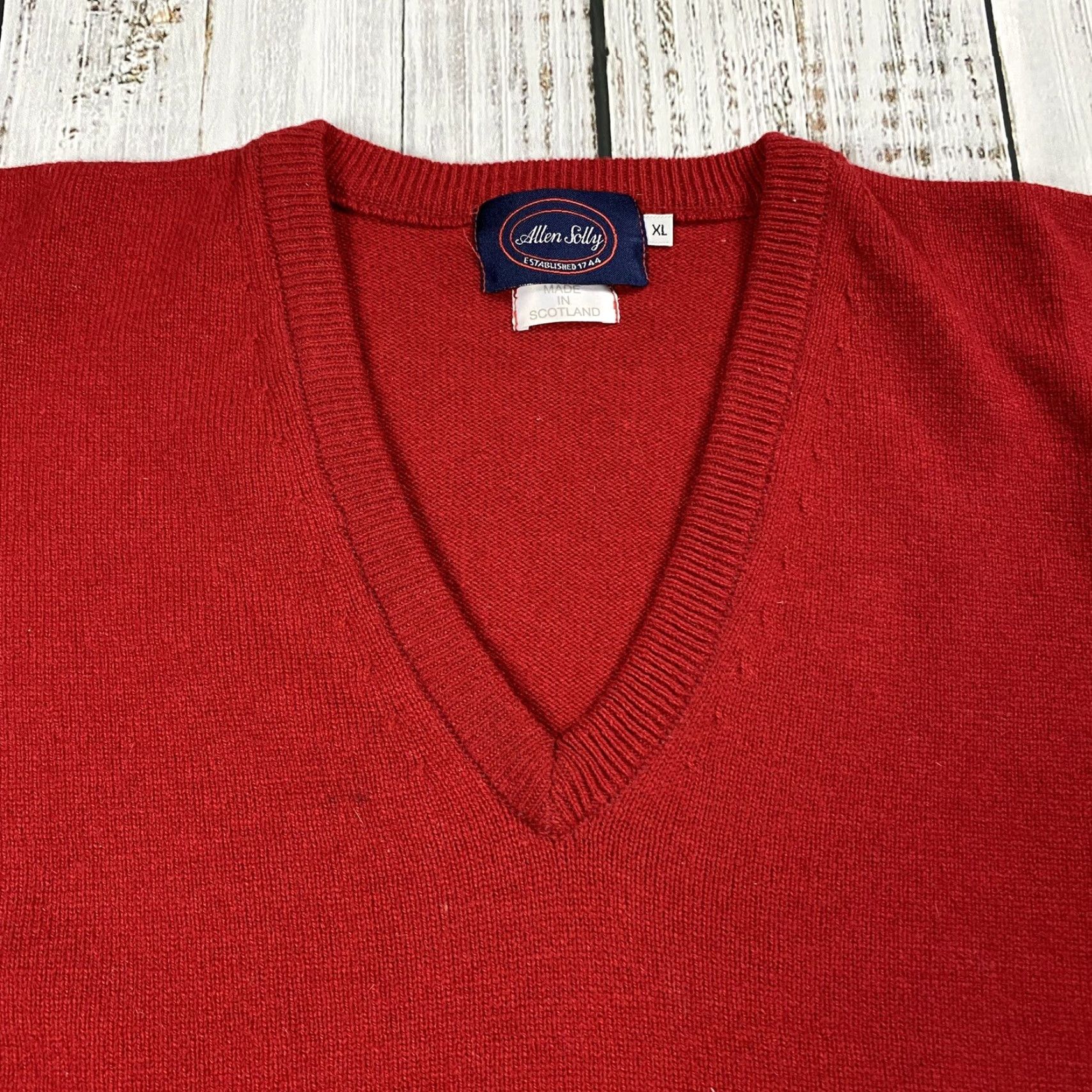 Vintage VINTAGE Allen Solly MENS Sweater XL Red V-Neck Lambswool Long Sleeve Scotland Size US XL / EU 56 / 4 - 2 Thumbnail