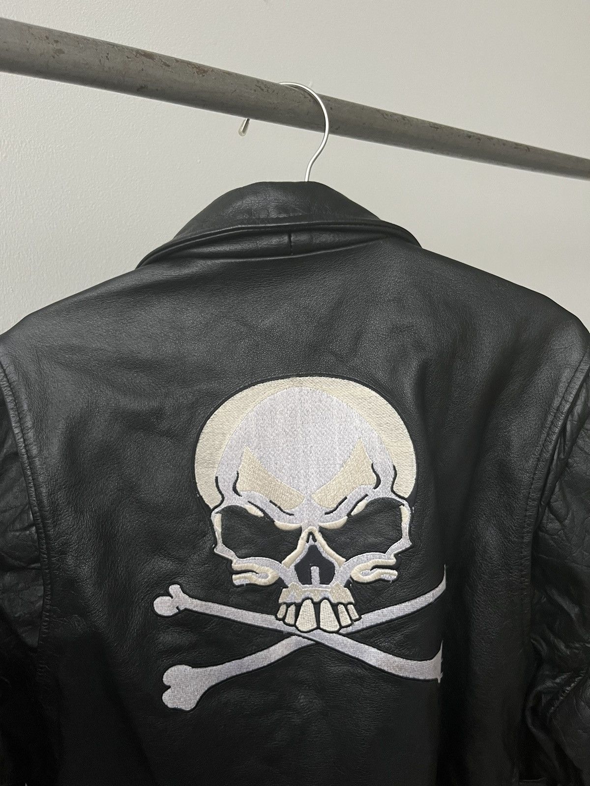 Vintage VINTAGE LEATHER BIKER JACKET SKULLS Size US L / EU 52-54 / 3 - 7 Thumbnail