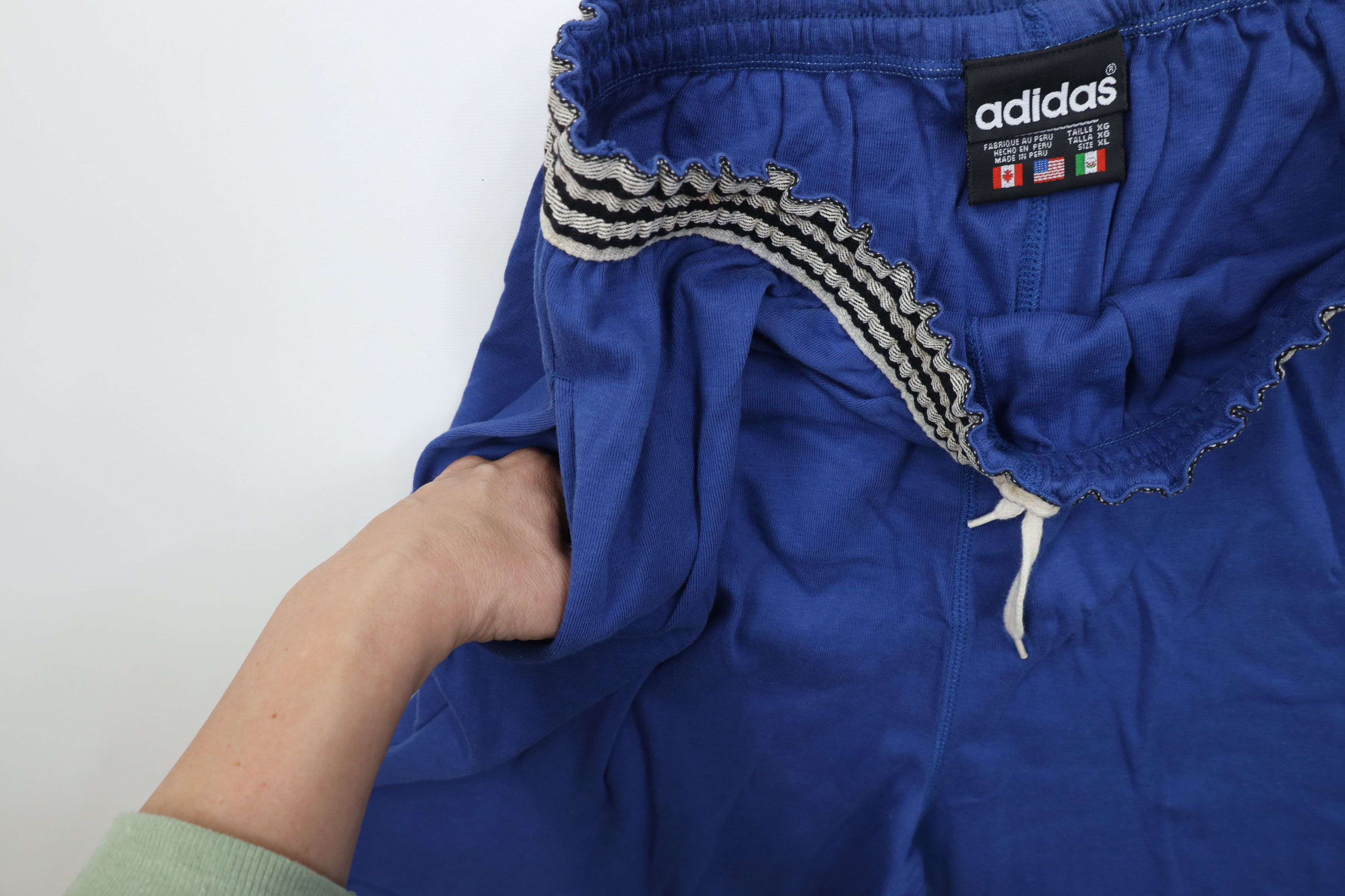 Adidas Deadstock Vintage 90s Adidas Above Knee Shorts Royal Blue Size US 36 / EU 52 - 11 Thumbnail