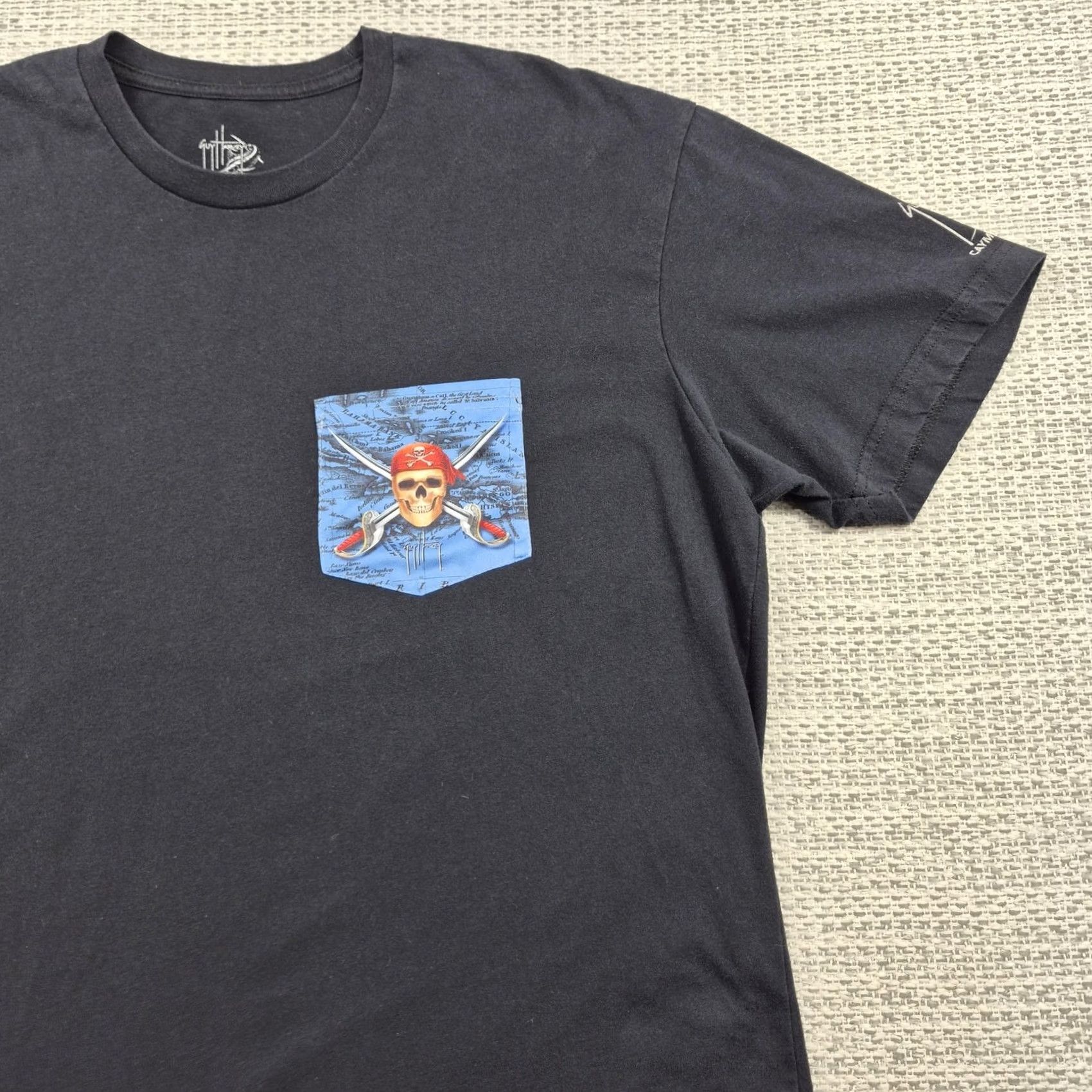 Guy Harvey Guy Harvey T Shirt Mens XL Black Pirate Skull Pocket Graphic Tee Cayman Islands Size US XL / EU 56 / 4 - 2 Thumbnail