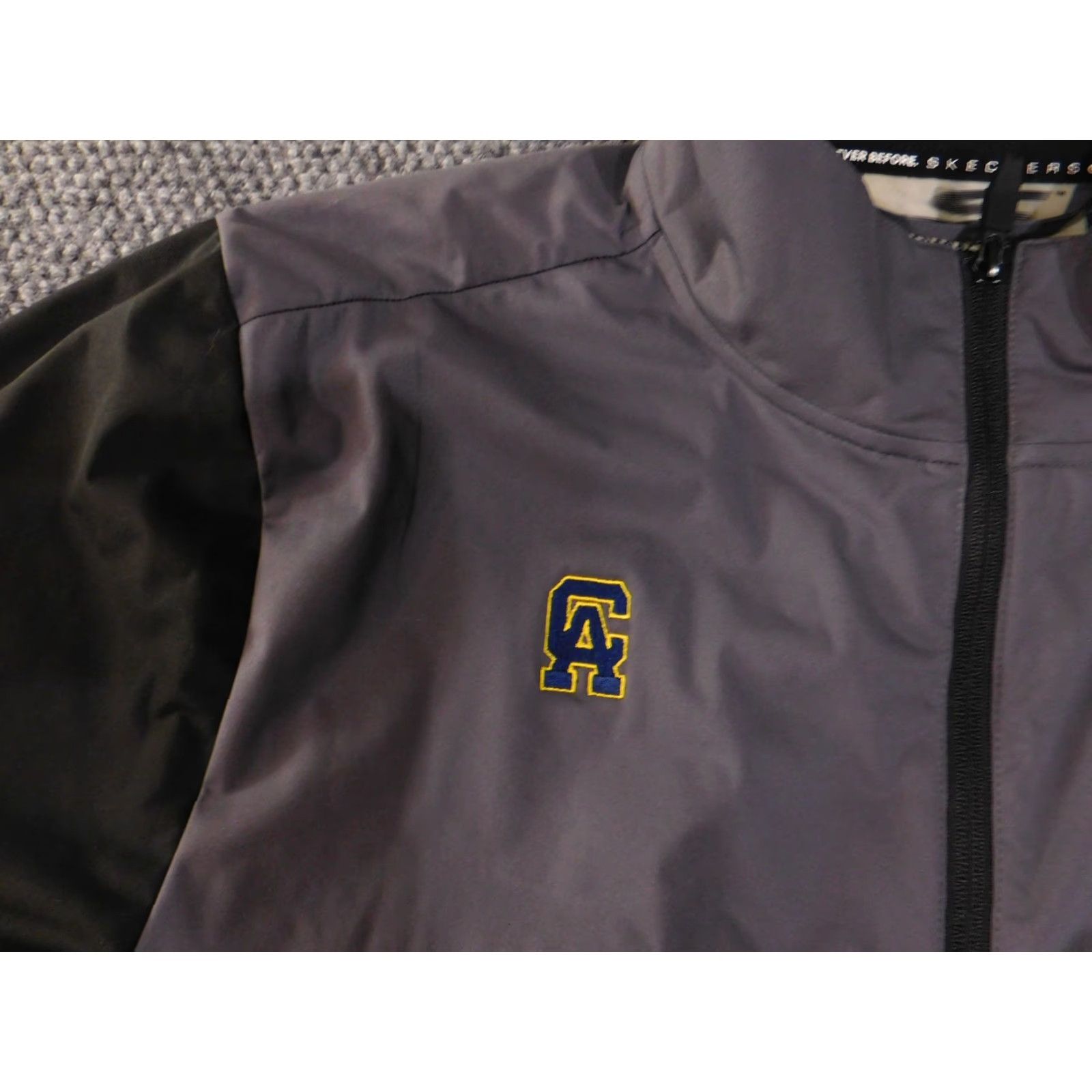 SKECHERS Skechers Performance Jacket Mens 2XL Gray Windbreaker Full Zip Golf Windproof Water Resistant Reflective Pockets Zip Lined GoShield Size US XXL / EU 58 / 5 - 6 Thumbnail