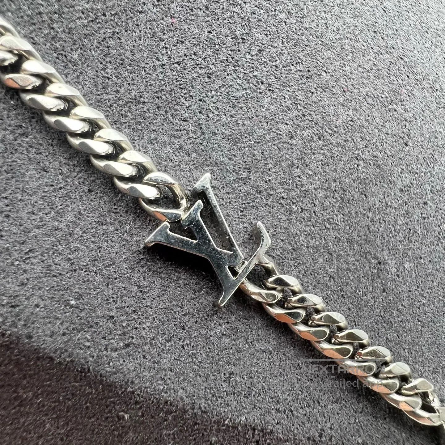Louis Vuitton Louis Vuitton Flower Necklace Size ONE SIZE - 3 Thumbnail