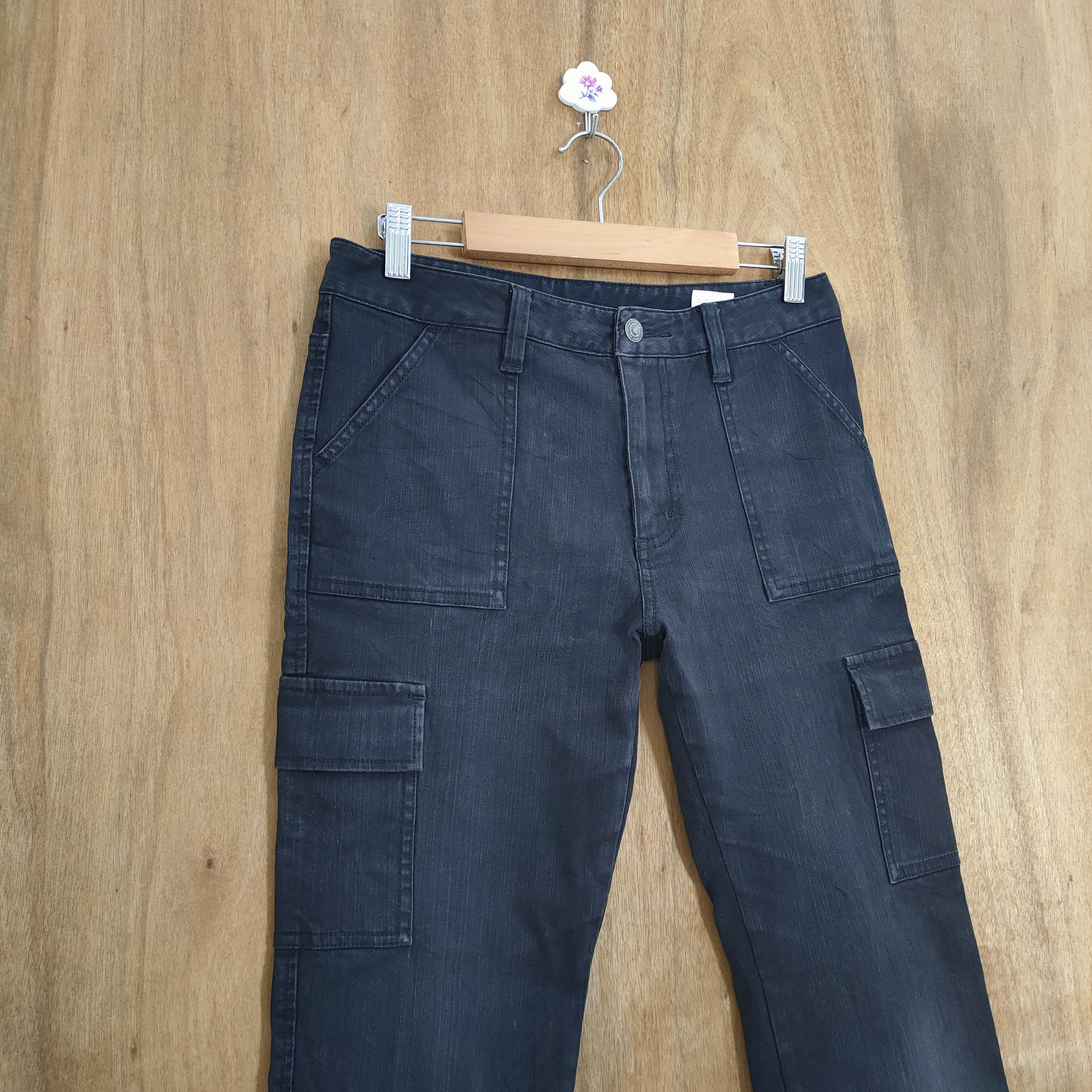 Japanese Brand JAPANESE BRAND BLACK FLARED CARGO PANTS Size US 28 / EU 44 - 3 Thumbnail
