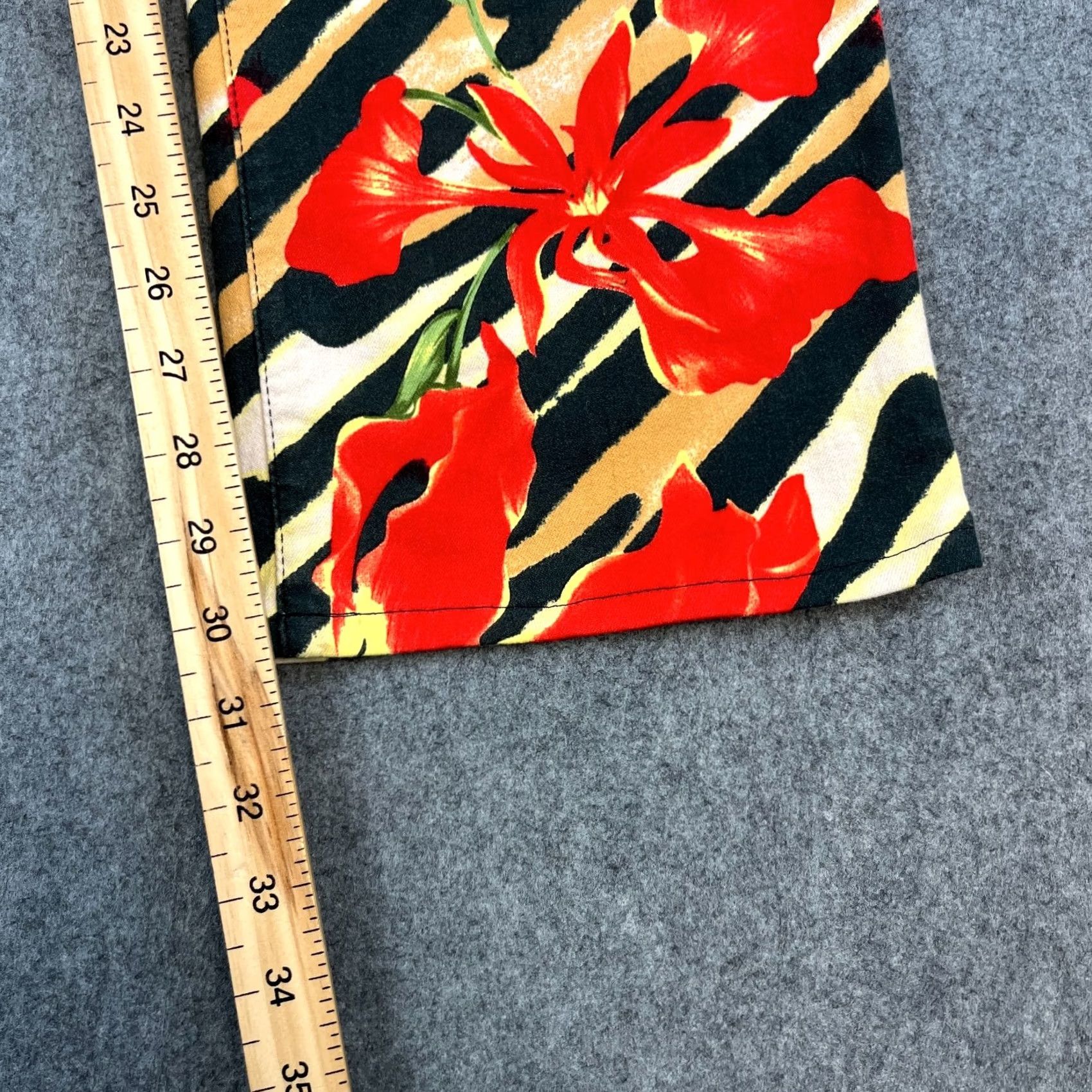 Versace VINTAGE Versace Jeans Straight Womens 34 32 UK 14 Multicoloured Animal Flower Print Italy Jeans Wrist? Size 24" / US 00 / IT 34 - 5 Thumbnail