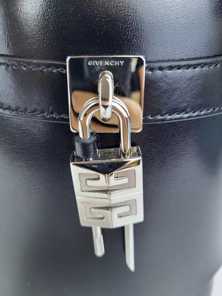 Givenchy GIVENCHY Shark Lock Bucket Bagin Box Leather Black Size ONE SIZE - 3 Thumbnail