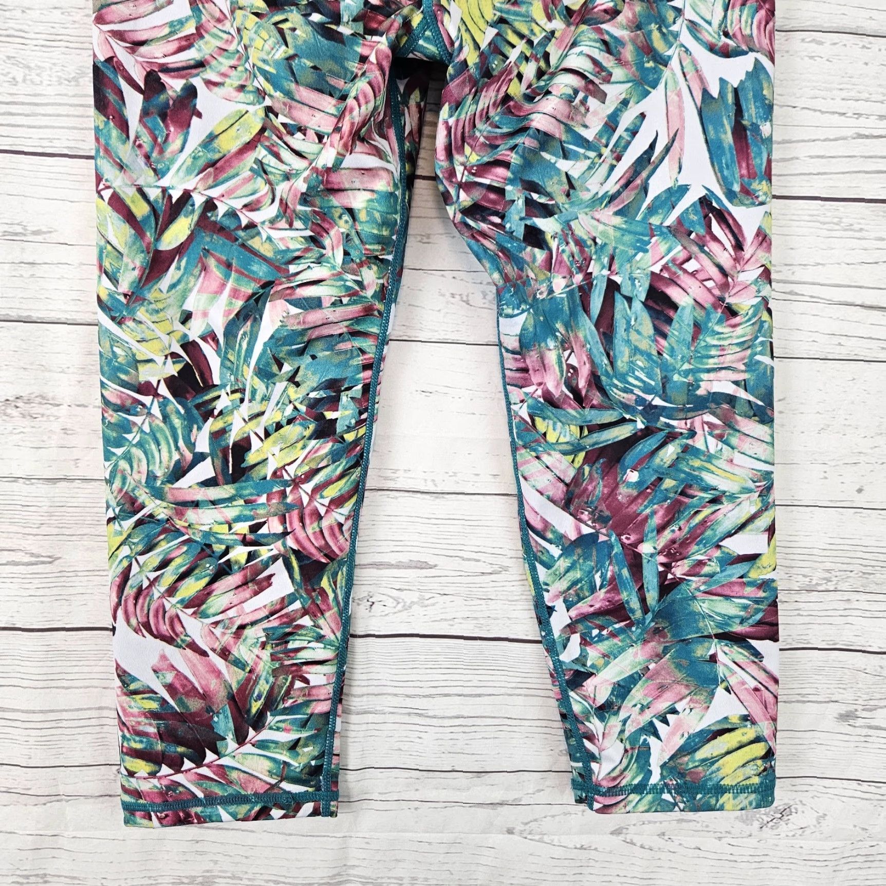 Prana Prana Womens Roxanne Capri Leggings Sz Medium Palm Print Mid Rise Size 32" / US 10 / IT 46 - 5 Thumbnail