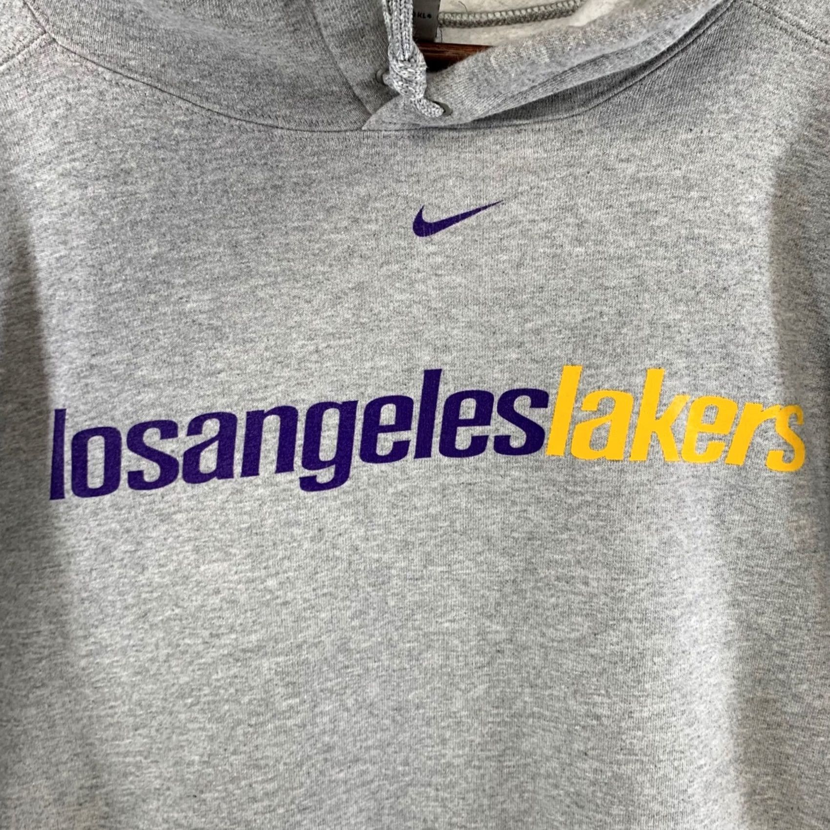 Nike VINTAGE Nike Los Angeles Lakers Hoodie Mens XXL Grey NBA Pullover Length +6 Size US XXL / EU 58 / 5 - 5 Thumbnail