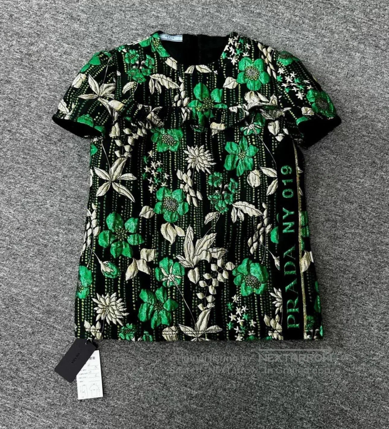 Prada Prada Short Sleeve Elaborate Floral Top. Size M / US 6-8 / IT 42-44 - 1 Thumbnail
