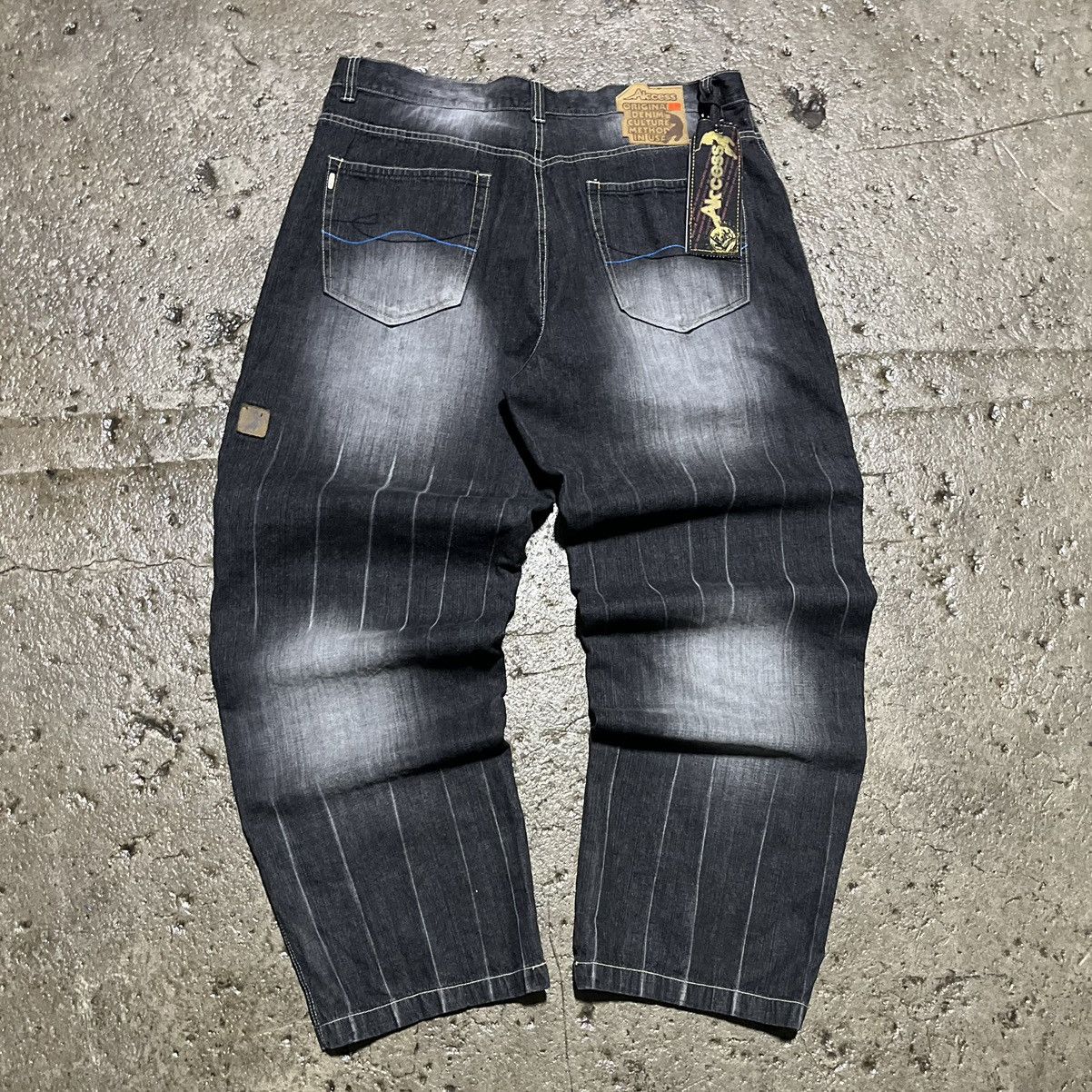 image of Crazy Vintage Y2K Baggy Jeans Jnco Skater Wide Leg Unique in Black, Men's (Size 42)