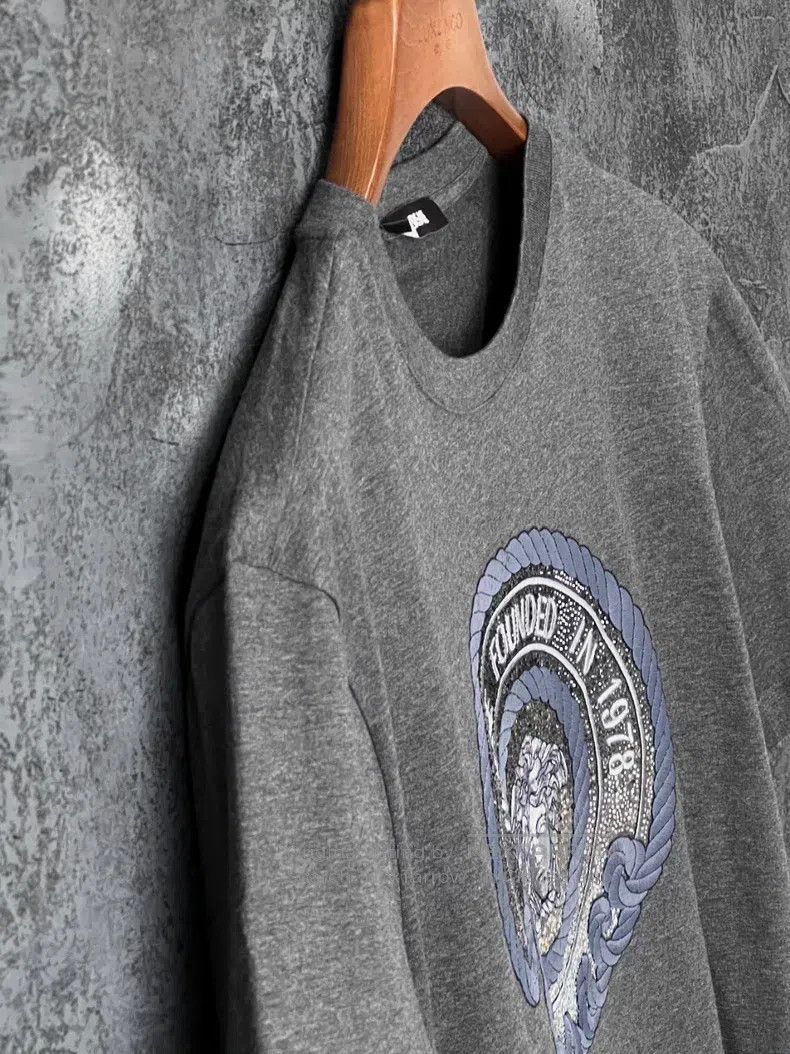 Versace Versace Medusa embroidered cotton T-shirt Size US L / EU 52-54 / 3 - 6 Thumbnail