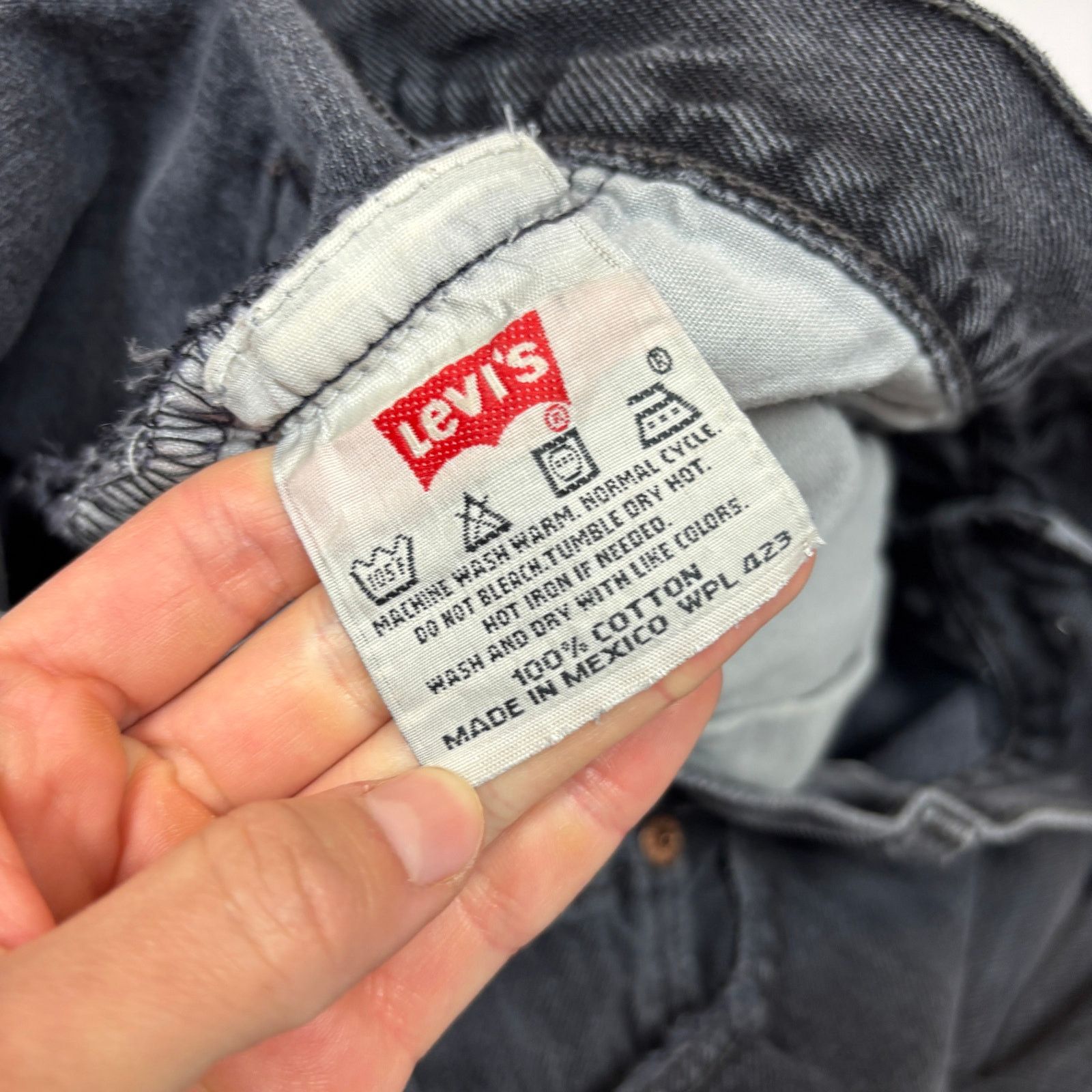 Levi's Vintage Levi's 501 Straight Leg Black Denim Jeans 35x31 Size US 35 - 9 Thumbnail
