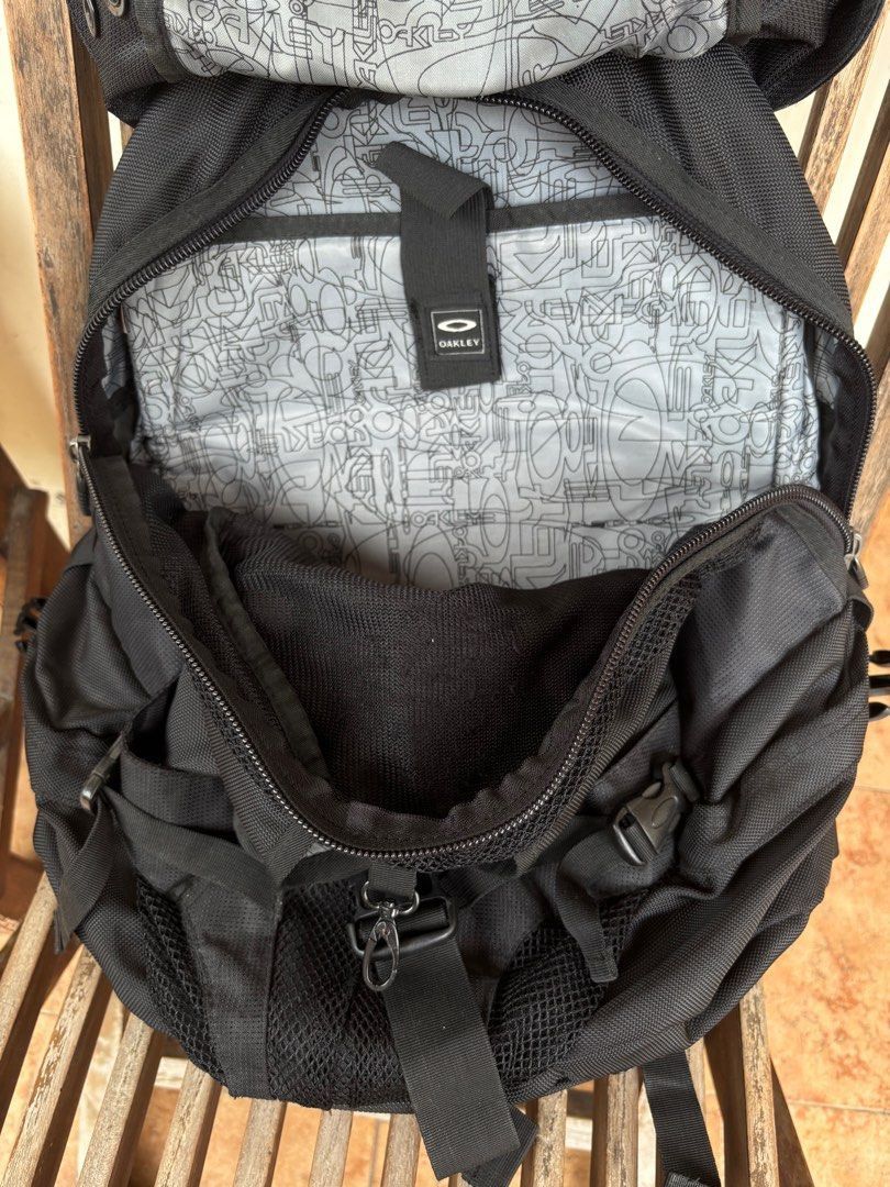 Oakley × Vintage 🔥NEED GONE🔥 Vintage Oakley Gorpcore Black Alien Design Size ONE SIZE - 5 Thumbnail