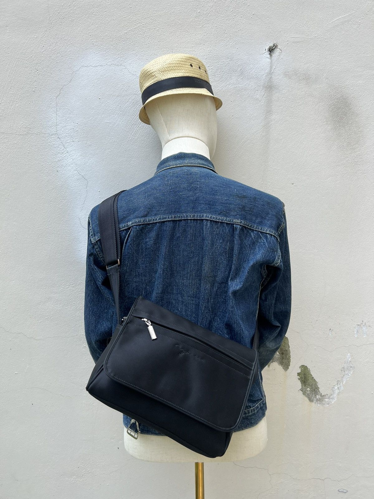 Yohji Yamamoto Vintage Yohji Yamamoto Y’saccs Pour Homme Sling Bag Black Size ONE SIZE - 2 Thumbnail