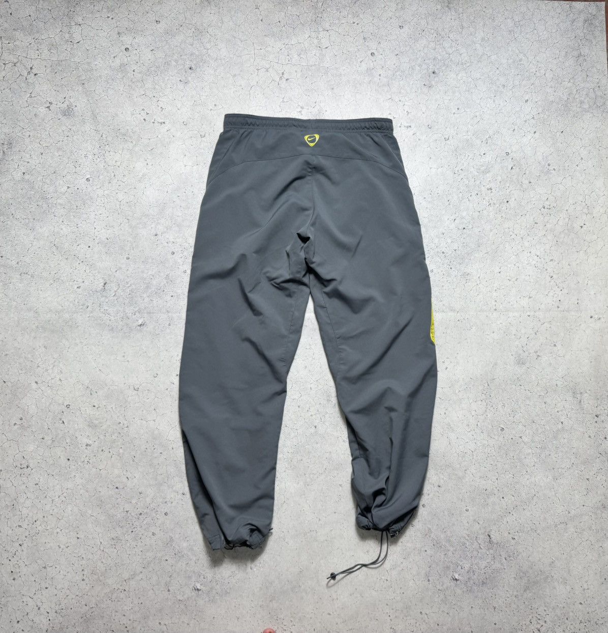 Nike Nike Vintage Nylon Track Pants Baggy Drill Swoosh Y2K Size US 30 / EU 46 - 2 Thumbnail