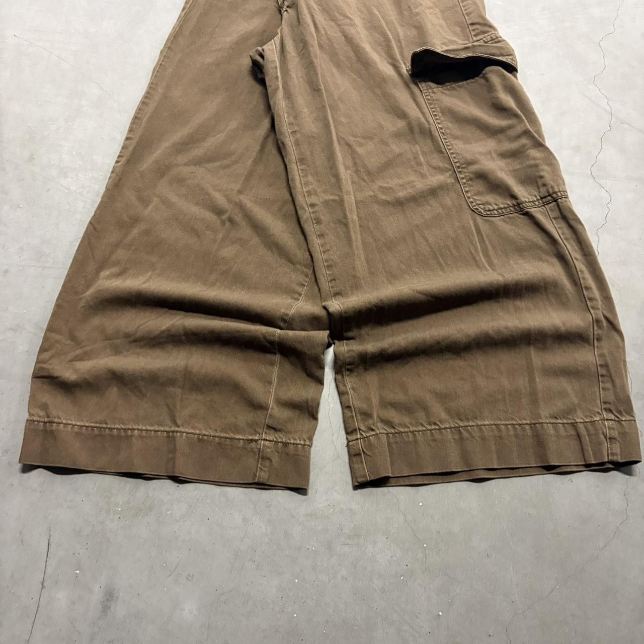 Vintage Crazy Vintage Y2K/2000s Super Baggy Wideleg Short Brown Cargo Pants! Size US 34 / EU 50 - 4 Thumbnail