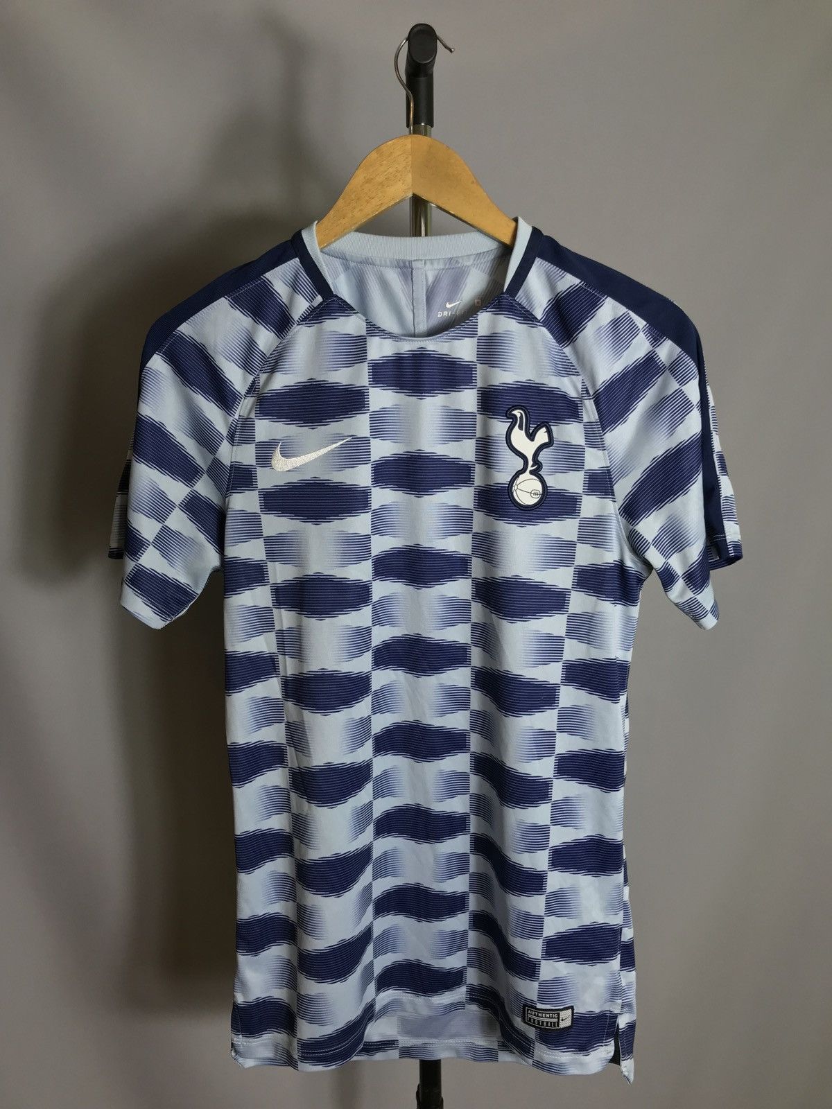 Nike × Sports Specialties 2017-2018 TOTTENHAM Pre-Match Football Shirt Squad GX Top Size US S / EU 44-46 / 1 - 1 Thumbnail