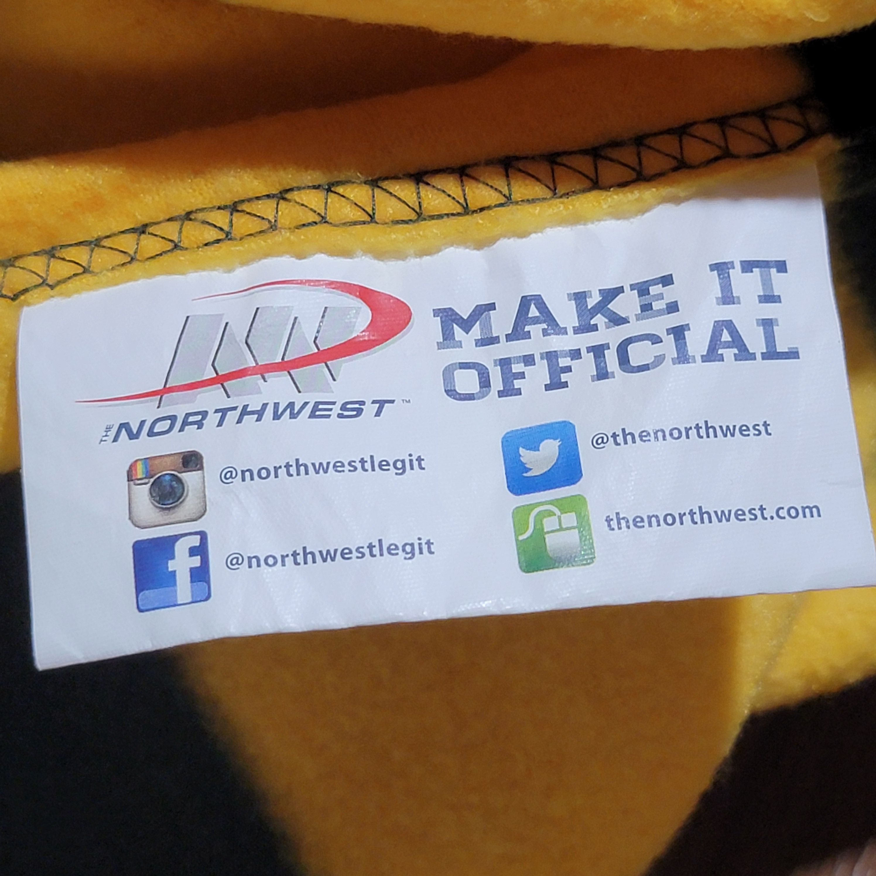 Other Northwest Legit Green Bay Packers Wearable Fleece Throw Size ONE SIZE - 4 Thumbnail