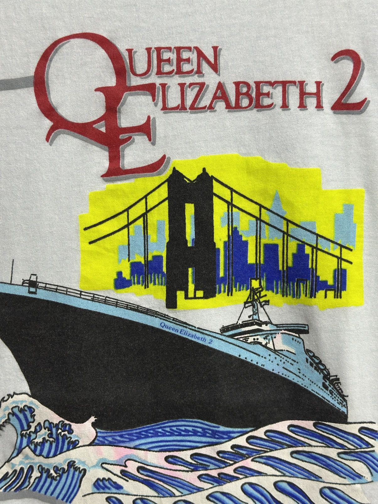 Vintage Vintage Queen Elizabeth 2 Tee Size US L / EU 52-54 / 3 - 2 Thumbnail