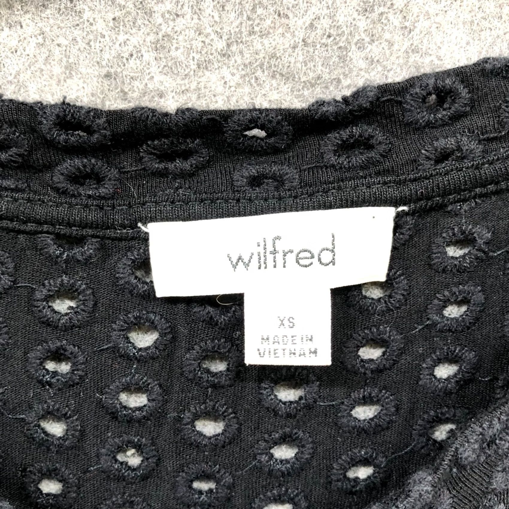 Vintage Wilfred Aritzia Top Womens XS Black Sleeveless Eyelet Peplum Blouse Tank Size XS / US 0-2 / IT 36-38 - 5 Thumbnail