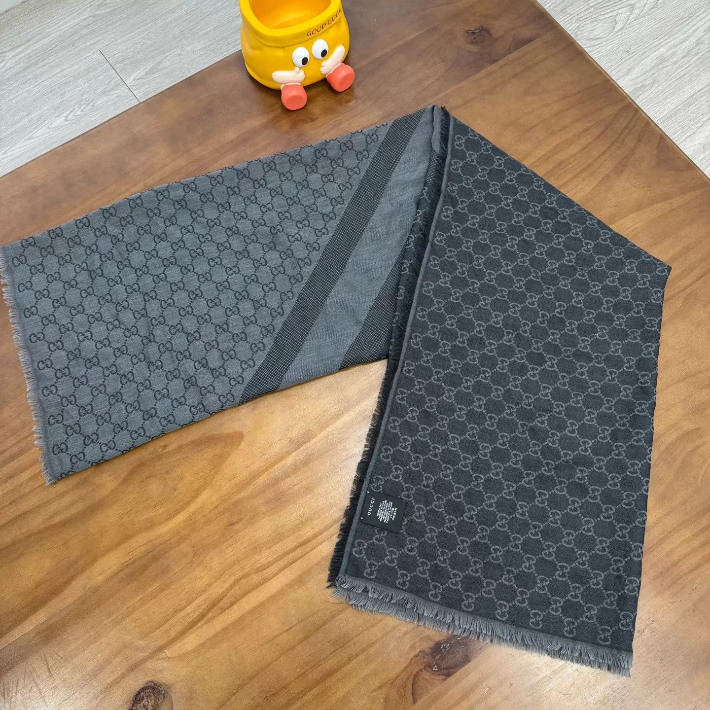 Gucci Gucci Black & Gray 140x140 Scarf Size ONE SIZE - 2 Thumbnail