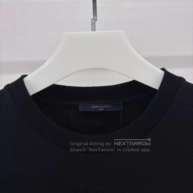Louis Vuitton Louis Vuitton Black Embossed Logo T-Shirt Size US M / EU 48-50 / 2 - 3 Thumbnail