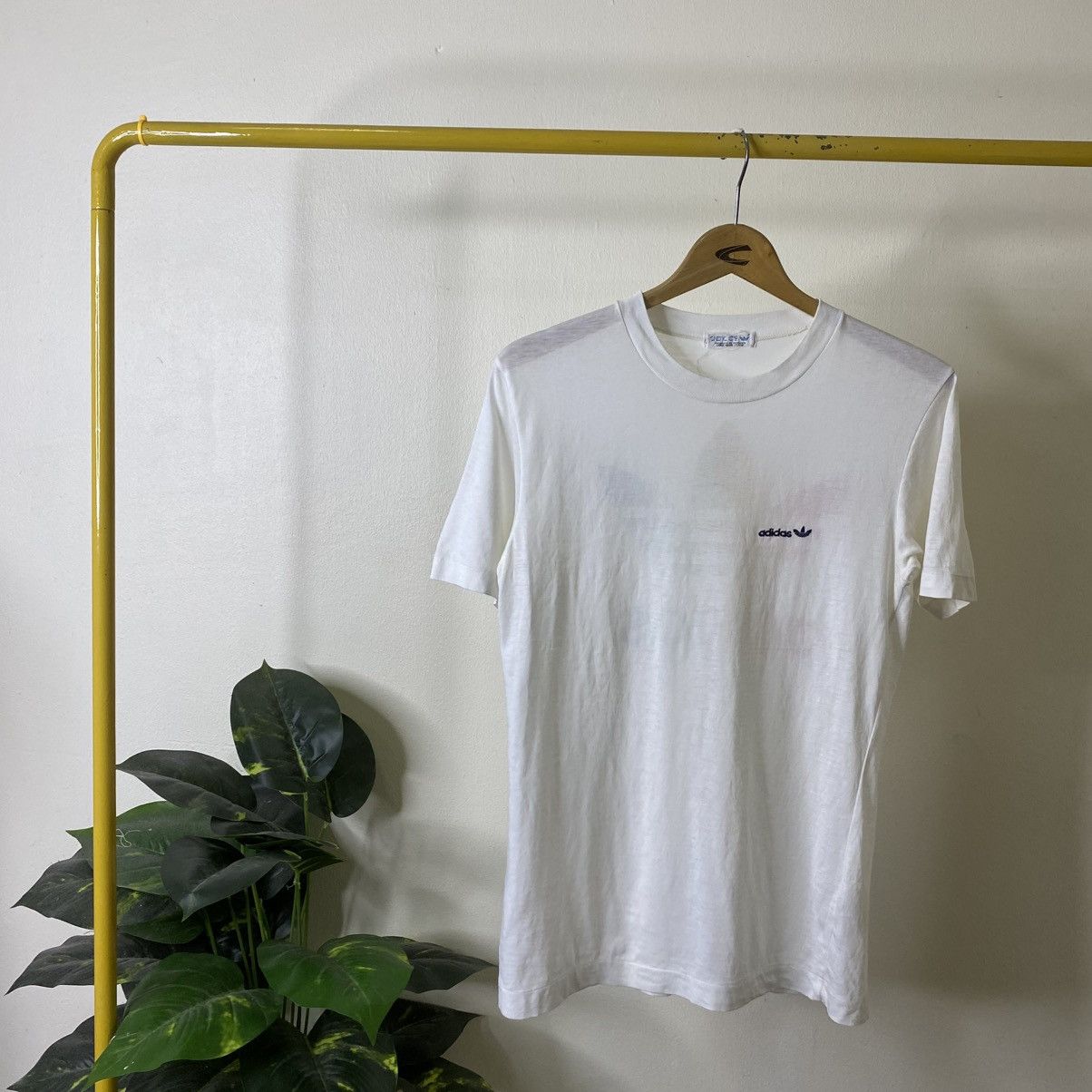 Adidas Vintage 1990s Adidas Adicolour T Shirt Size US S / EU 44-46 / 1 - 7 Thumbnail